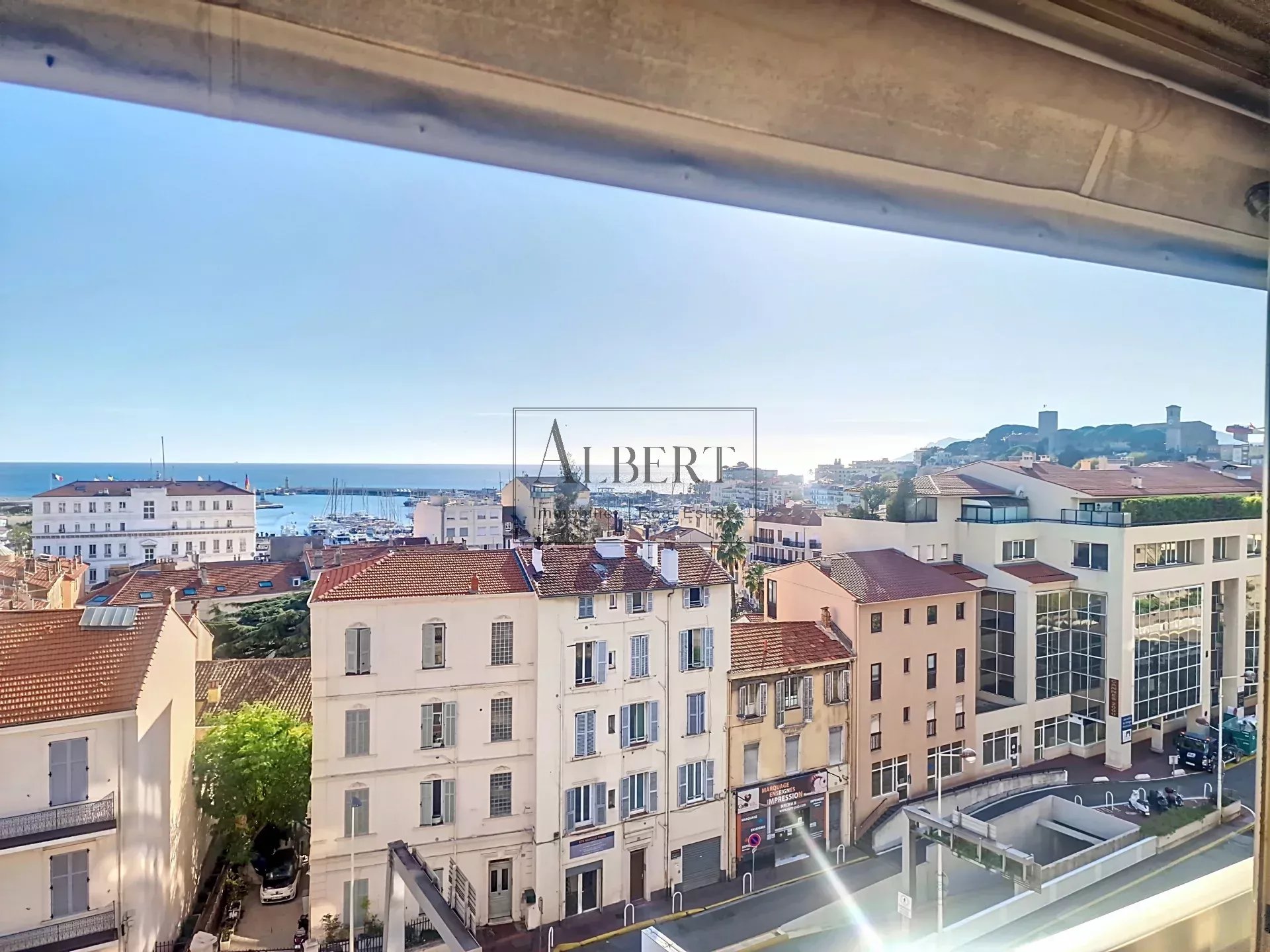 CANNES CENTRE - 3 PIÈCES - TERRASSE VUE MER