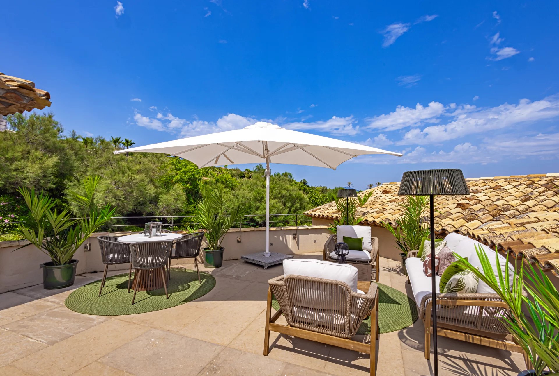 Waterfront villa with direct sea access in Saint-Tropez