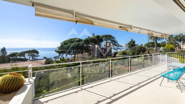 A three-bedroom flat in a stunning setting — photo 6