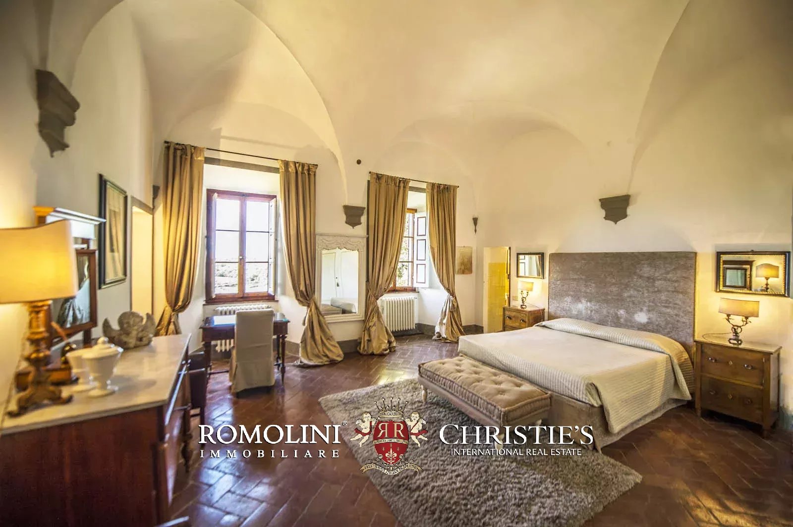 LUXURY HISTORICAL VILLA FOR SALE IN RADDA IN CHIANTI, TUSCANY