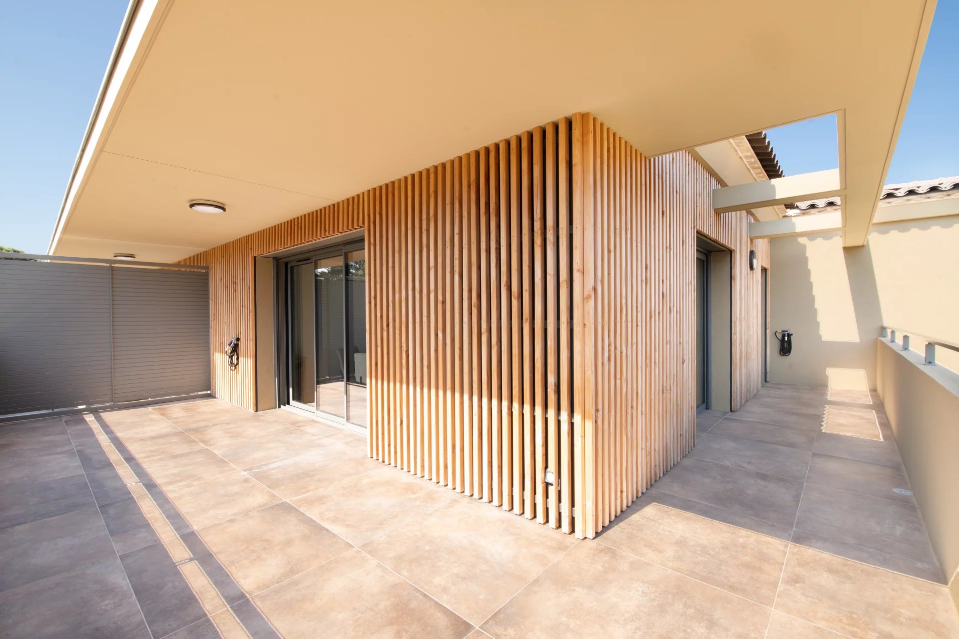 Piso Grimaud - picture 1