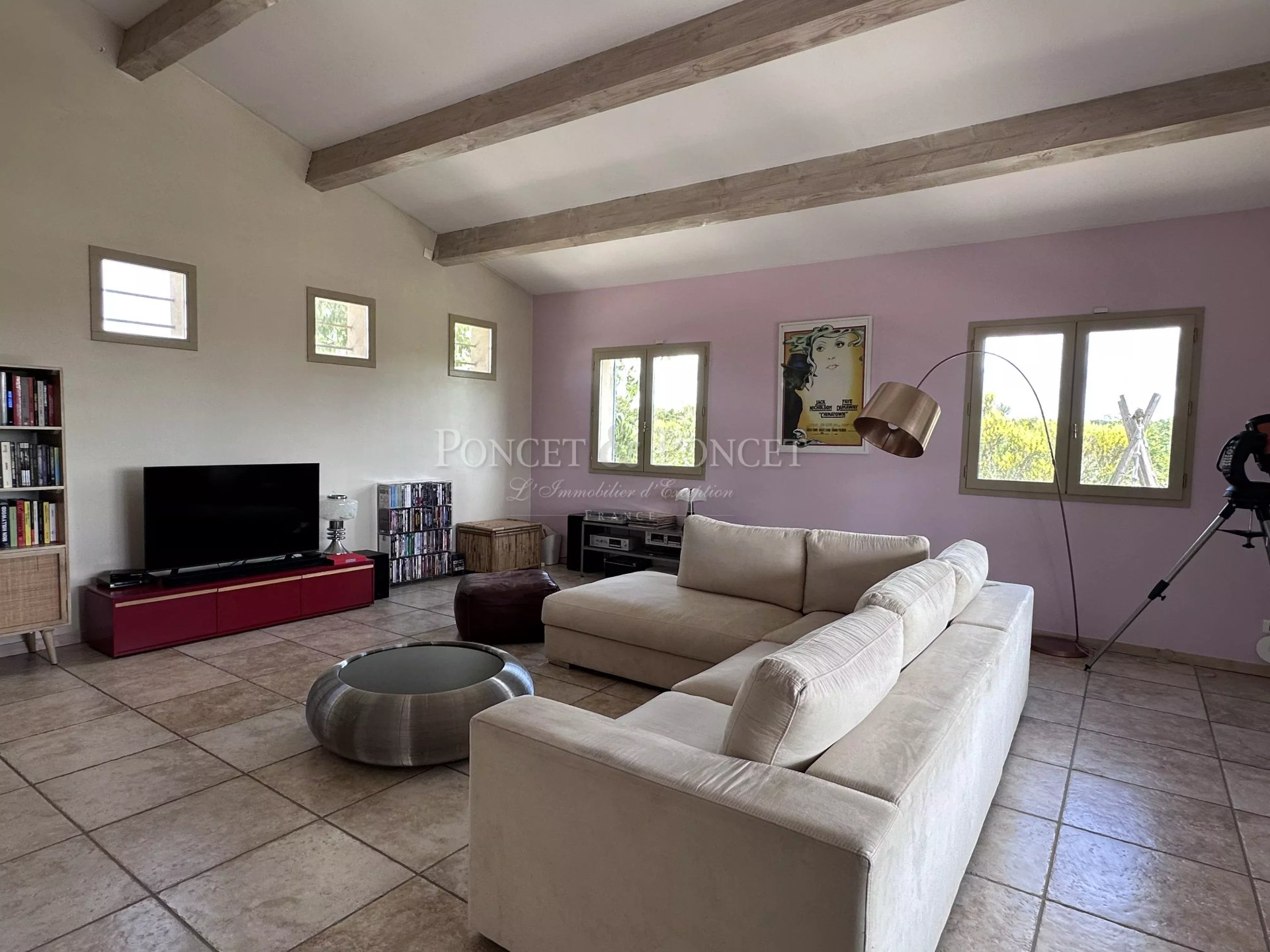 6 Bedroom Vineyard's Image 9