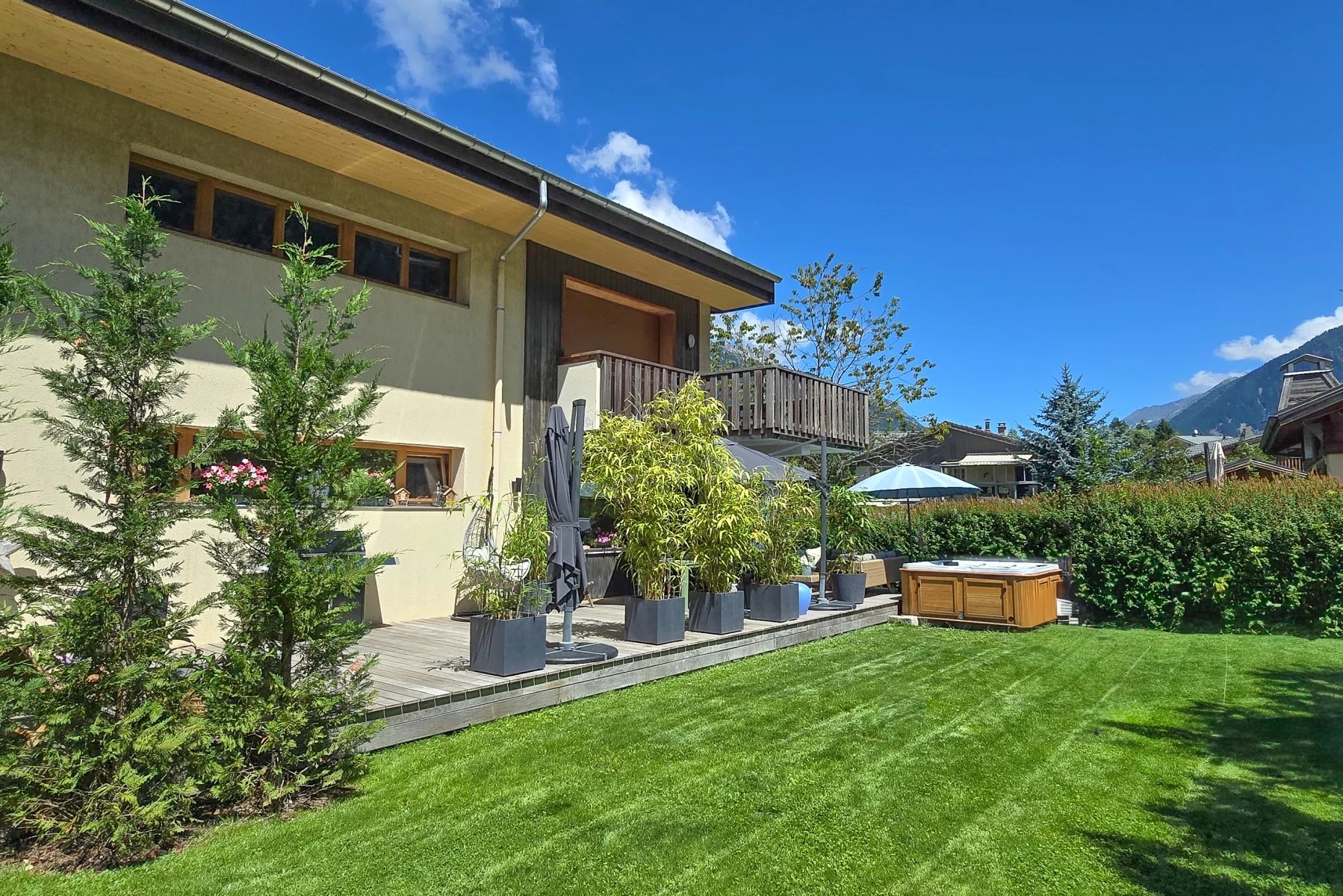 Photo of CHAMONIX - A beautifully renovated 4-bedroom apartment in the centre of Chamonix