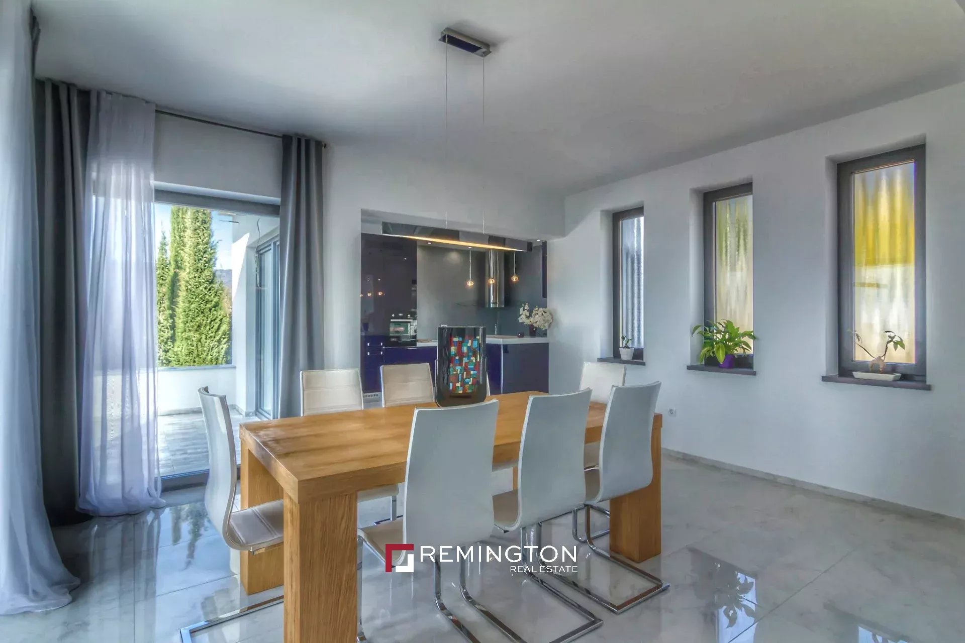 6 Bedroom Villa/Townhouse's Image 7
