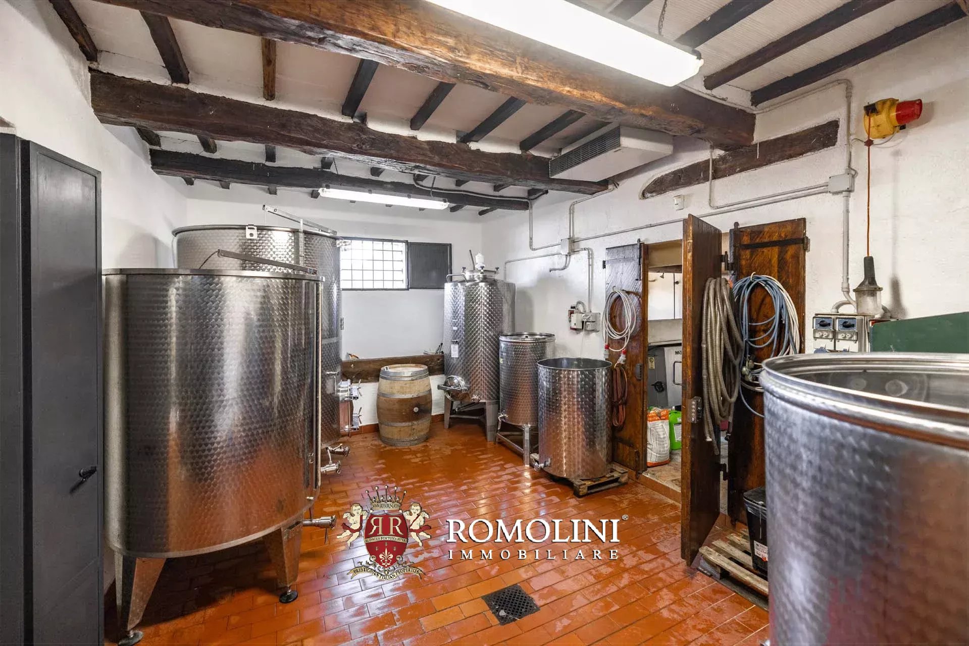 5 Bedroom Vineyard's Image 70