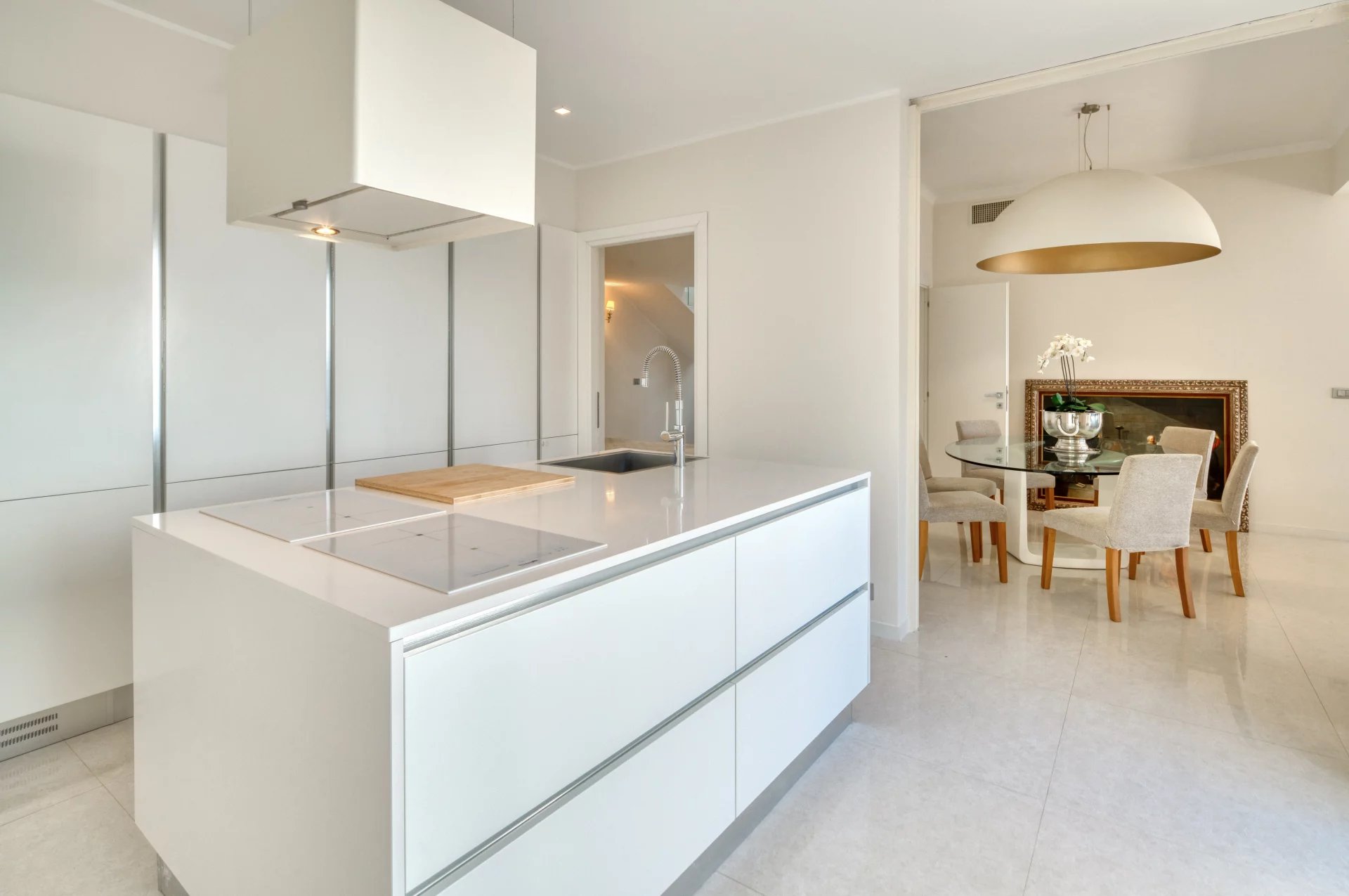 Éze Bord de mer  - Villa 220 m2, terrain 800 m2, piscine, garage