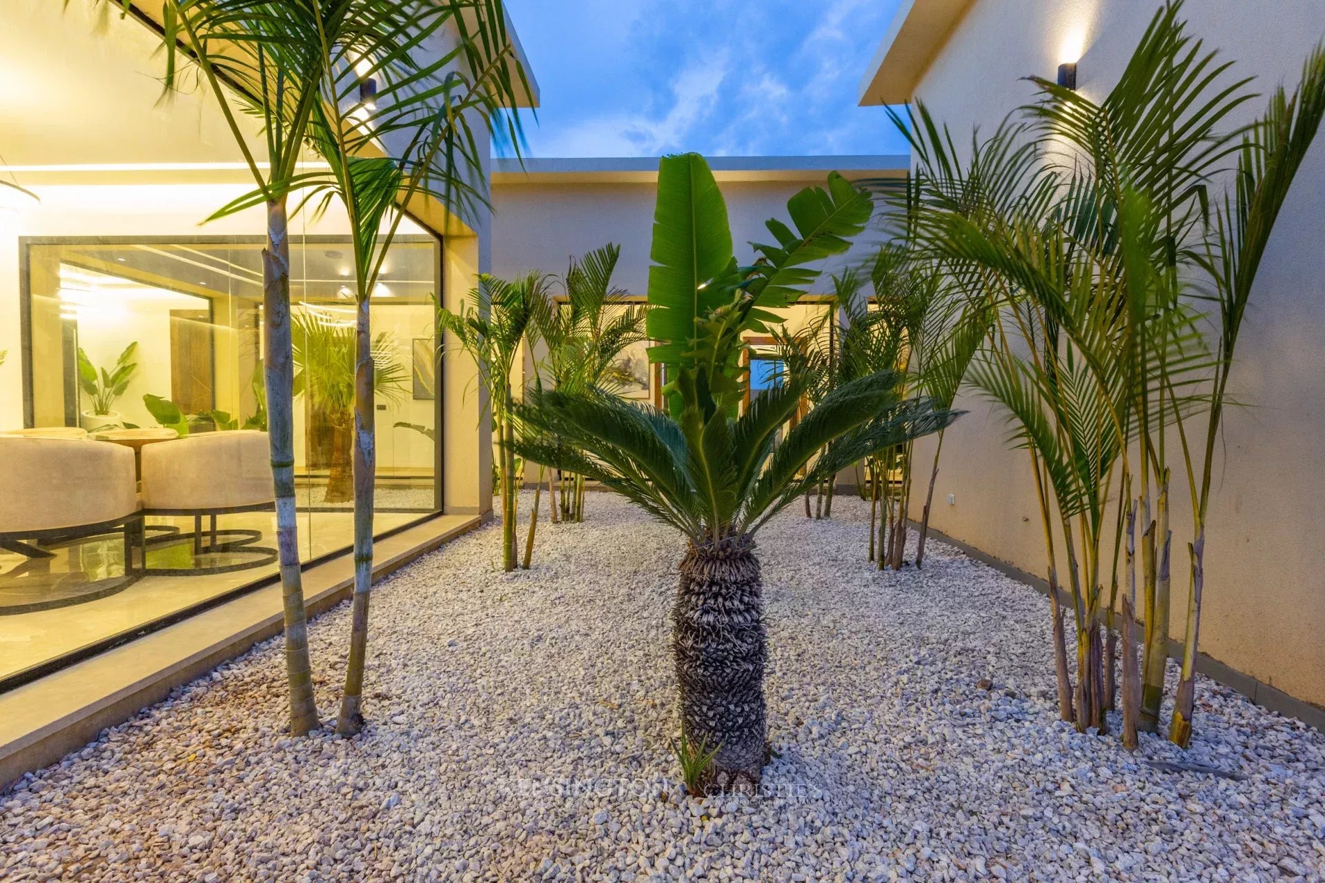 5 Bedroom Villa/Townhouse's Image 3
