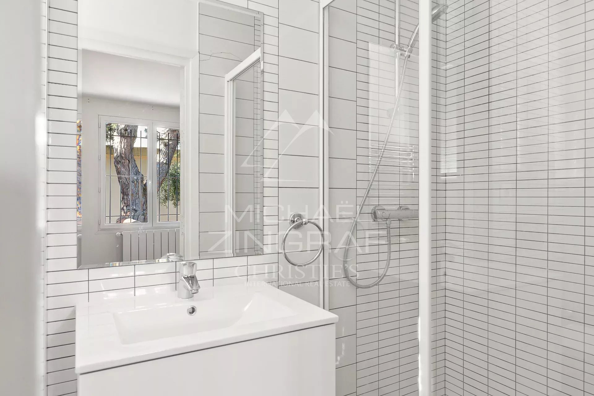 6 Bedroom Villa/Townhouse's Image 5