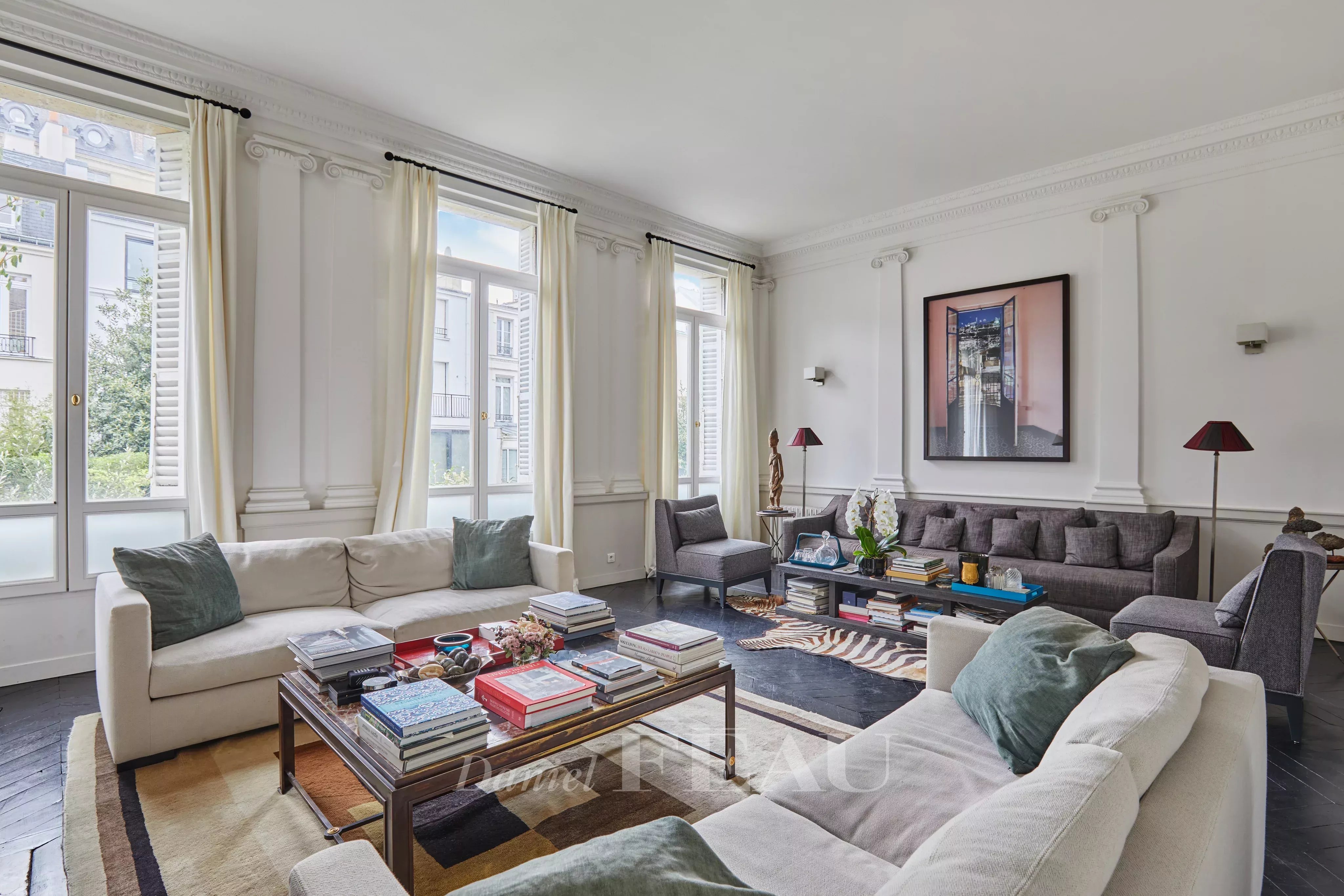 Paris XVIe - Avenue Victor Hugo - Exclusivité.