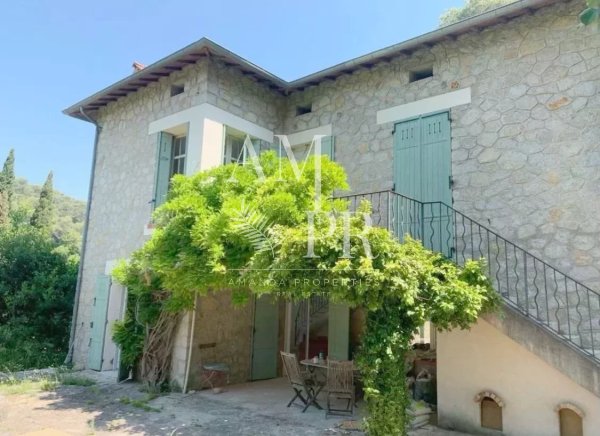 Exceptional stone property - 300m² of charm in the heart of nature — photo 5