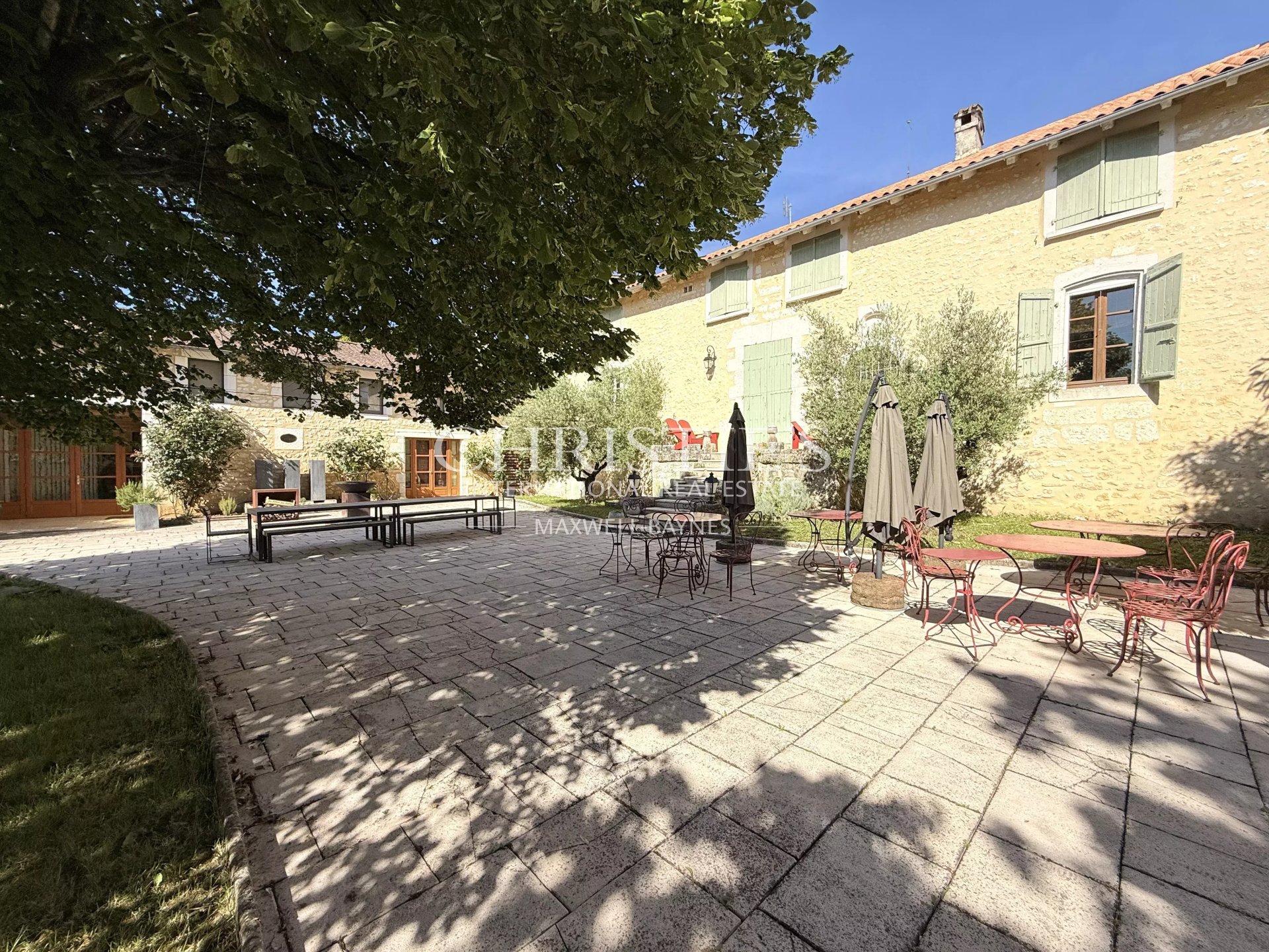 9 Bedroom Villa/Townhouse's Image 26