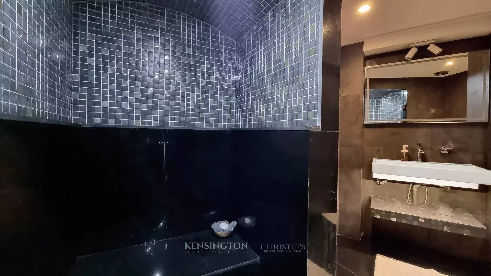 4 Bedroom Villa/Townhouse's Image 26