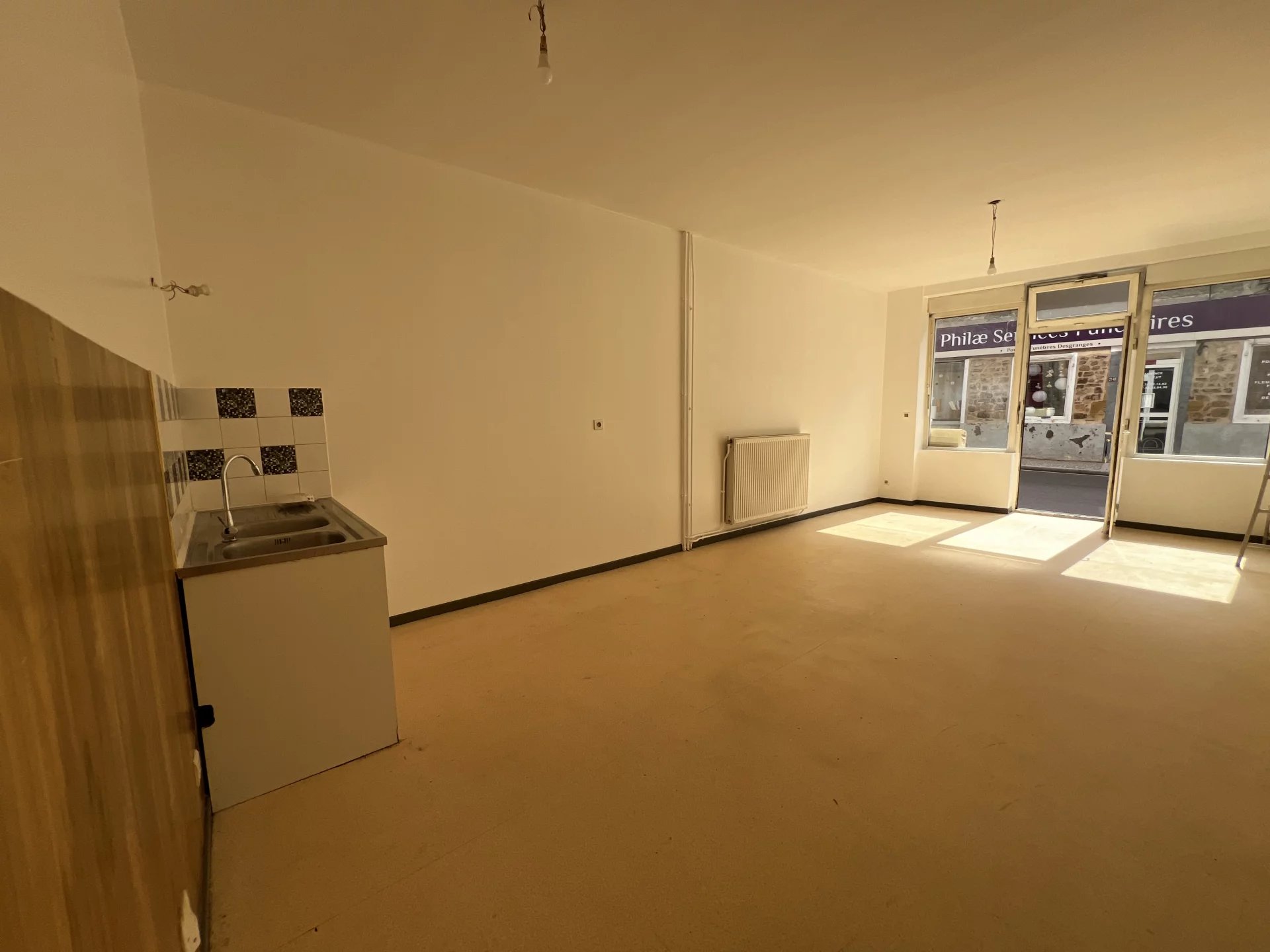 Appartement 2 pièces 56 m2 avec belle luminosité - 520 € chauffage compris