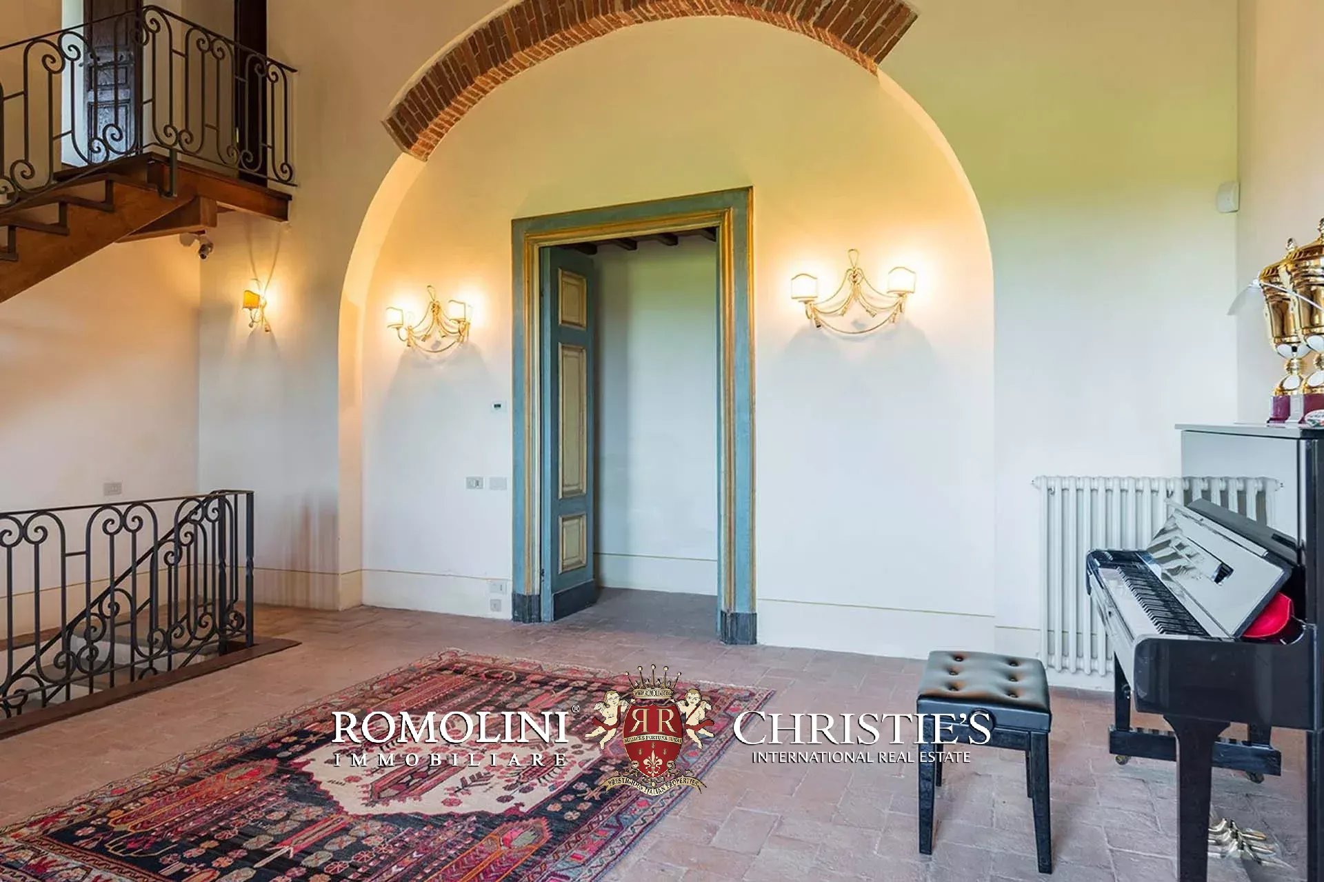 6 Bedroom Villa/Townhouse's Image 33
