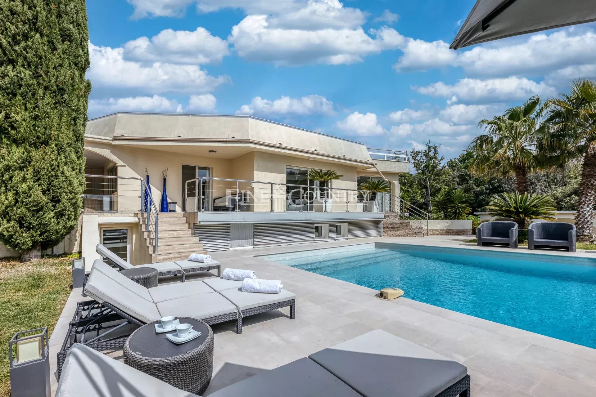 Photo of for sale property in Valbonne with tennis and hélipad