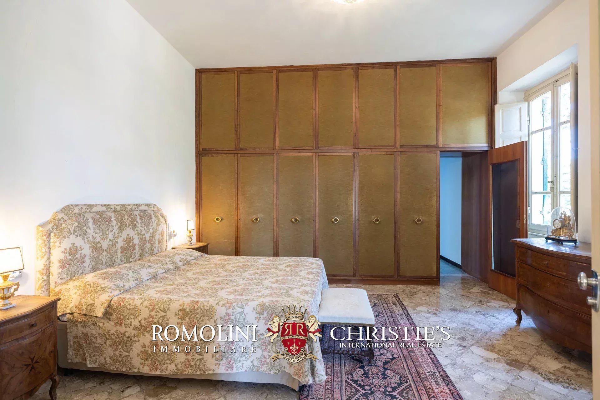 11 Bedroom Villa/Townhouse's Image 54
