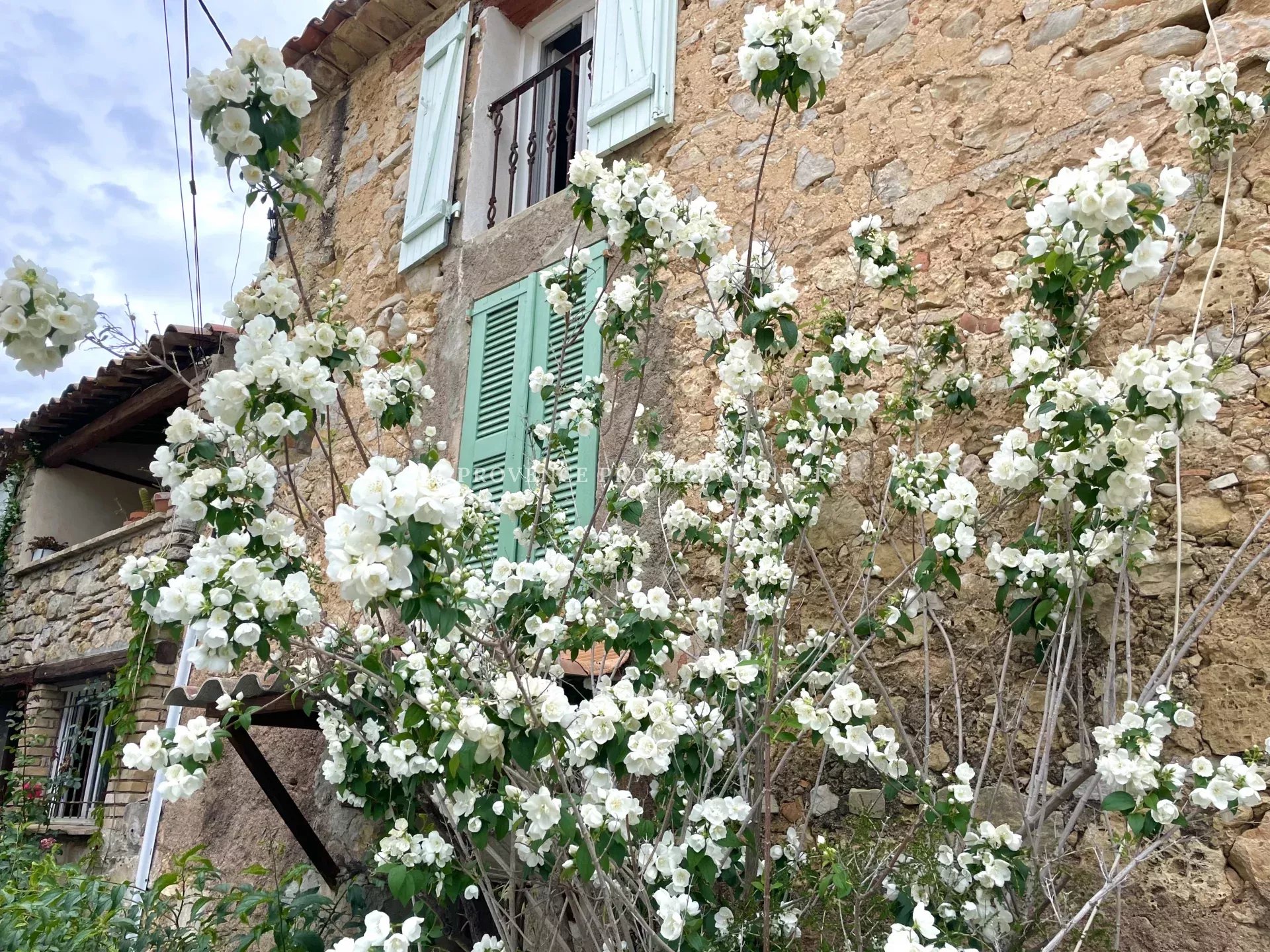 Maison de Hameau, au calme.