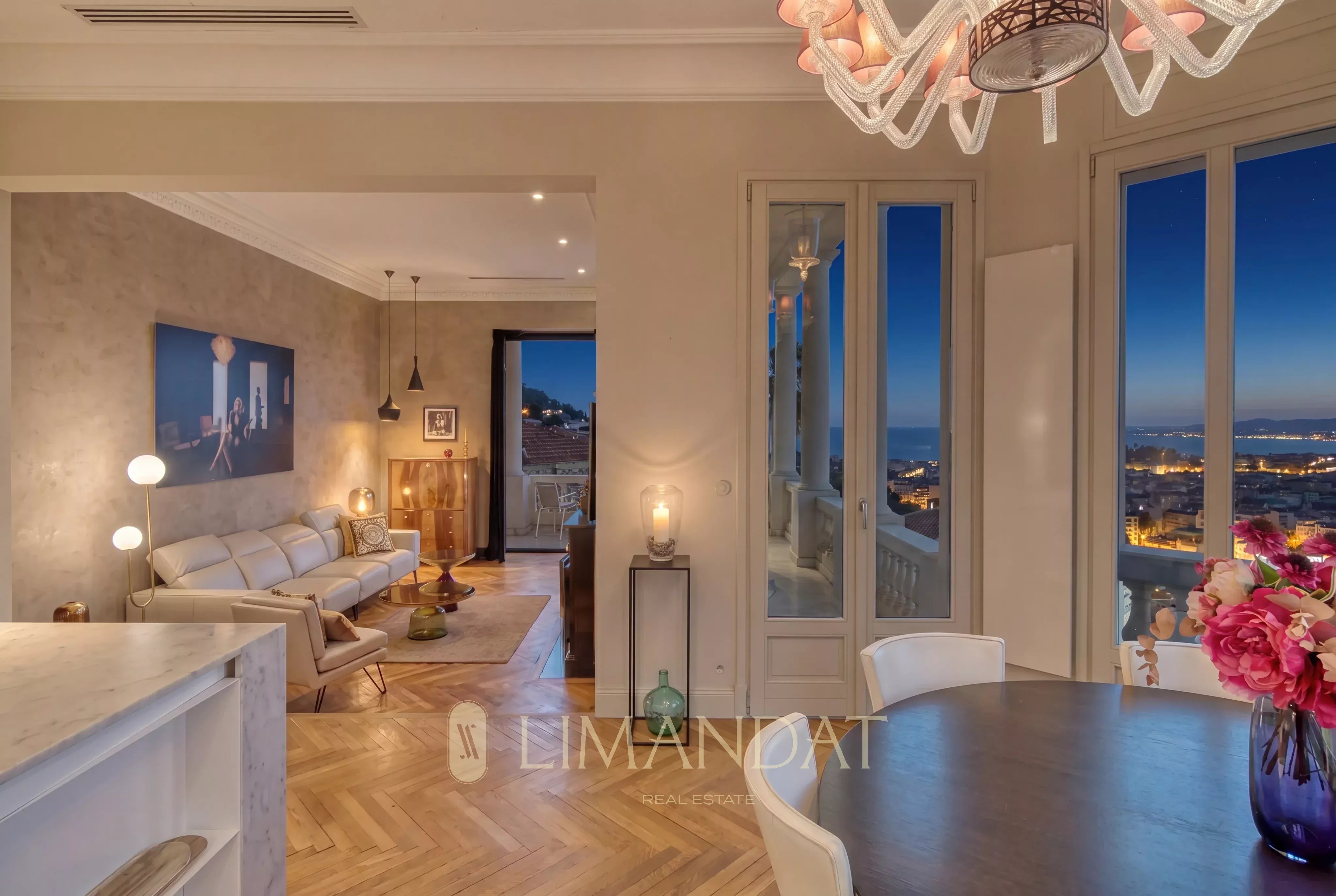 Location longue durée | Nice – Villa Belle Époque 5 suites, vue mer, piscine chauffée, jardin luxuriant