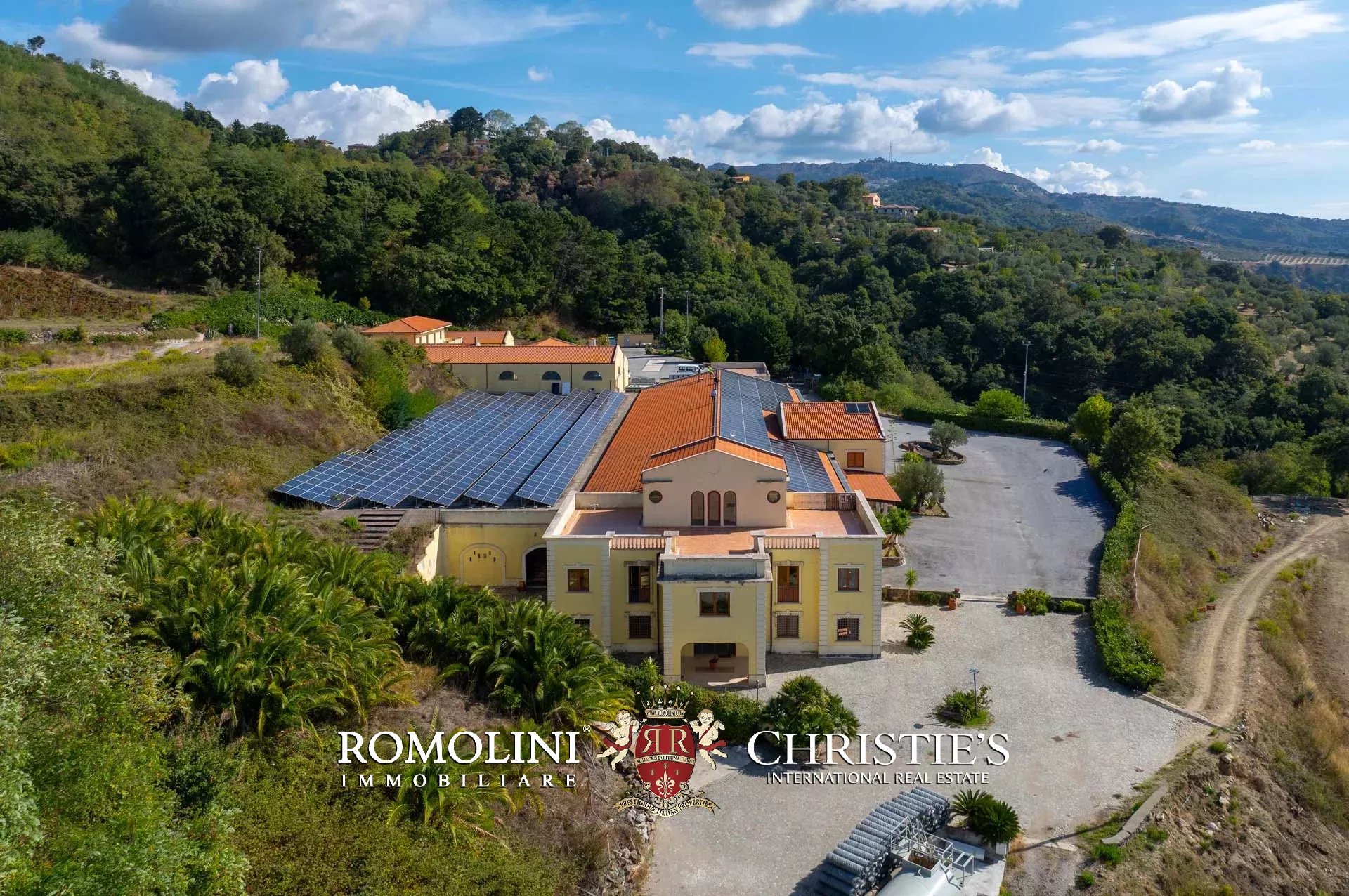 7 Bedroom Villa/Townhouse's Image 24