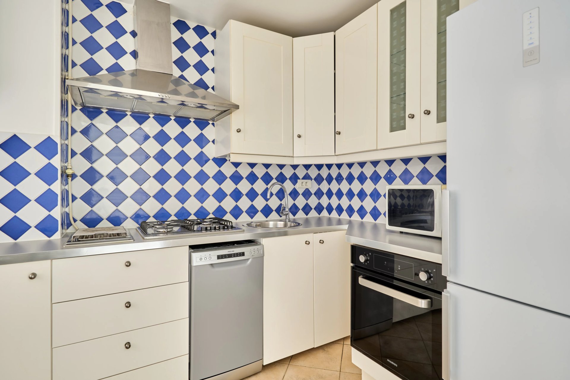 2 Bedroom Apartment/Flat's Image 10