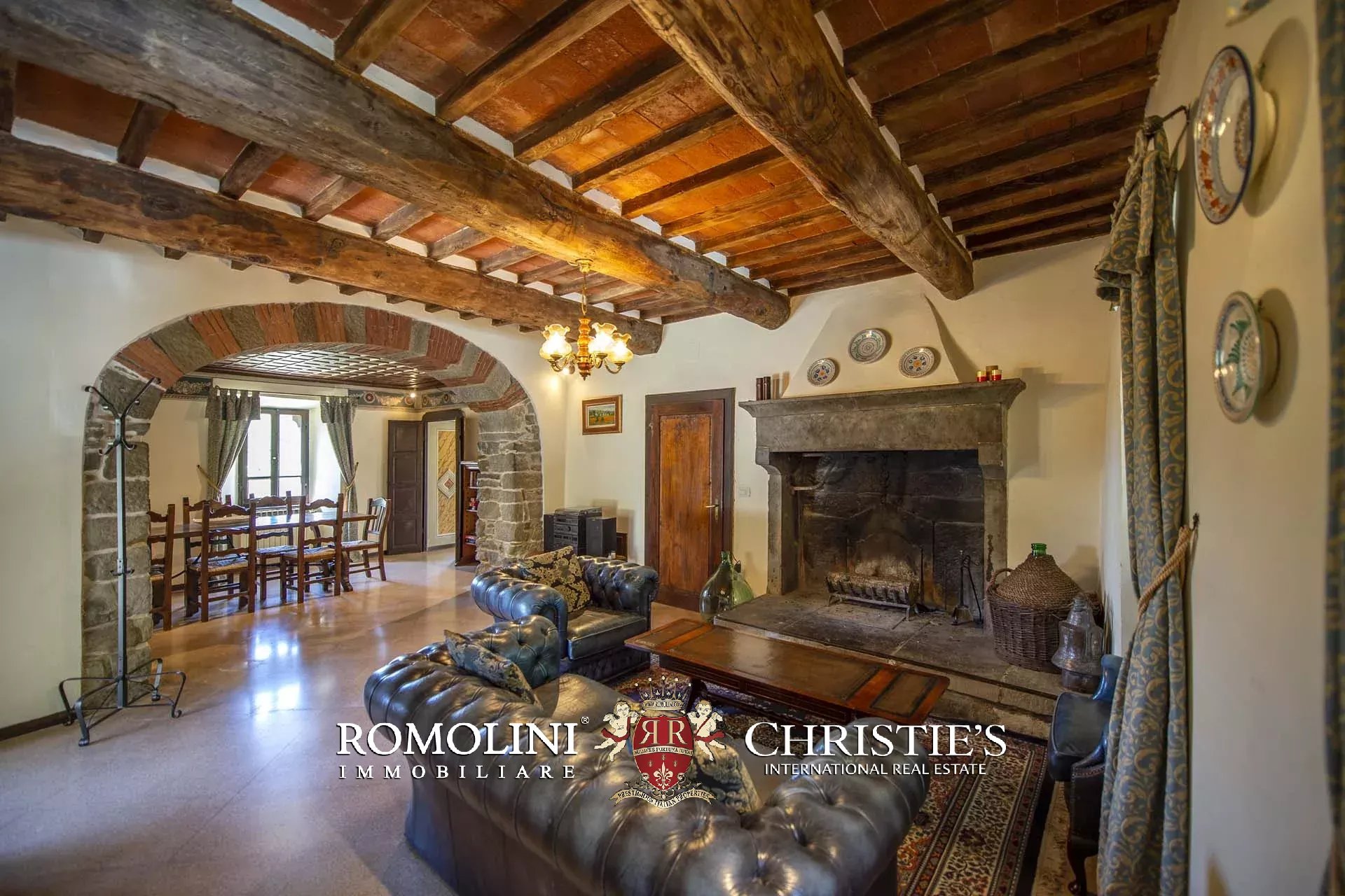 MANOR HOUSE FOR SALE IN CAPRESE MICHELANGELO, TUSCANY