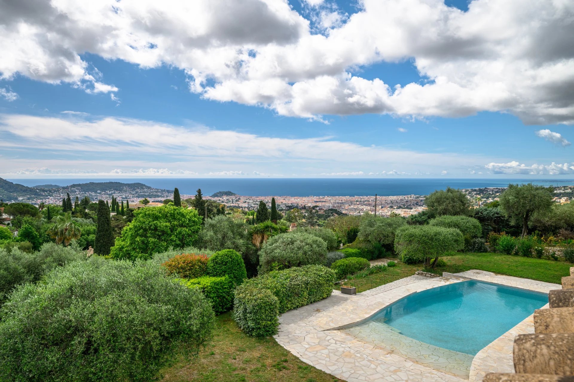 PROPRIÉTÉ VUE PANORAMIQUE MER NICE GAIRAUT — photo 3