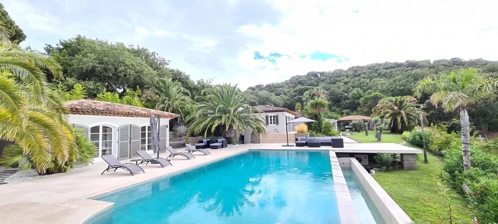 Saint Tropez - Superb Provencal villa with views Beautiful sea, village and hills