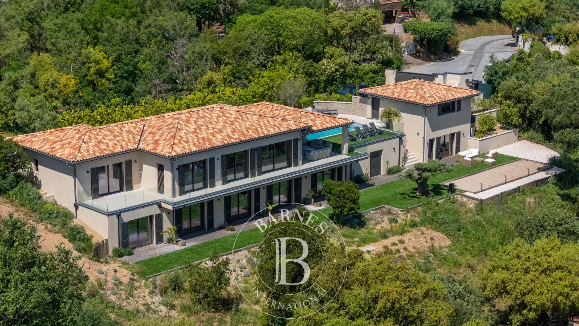 Villa Grimaud  -  ref 86997511 (picture 1)