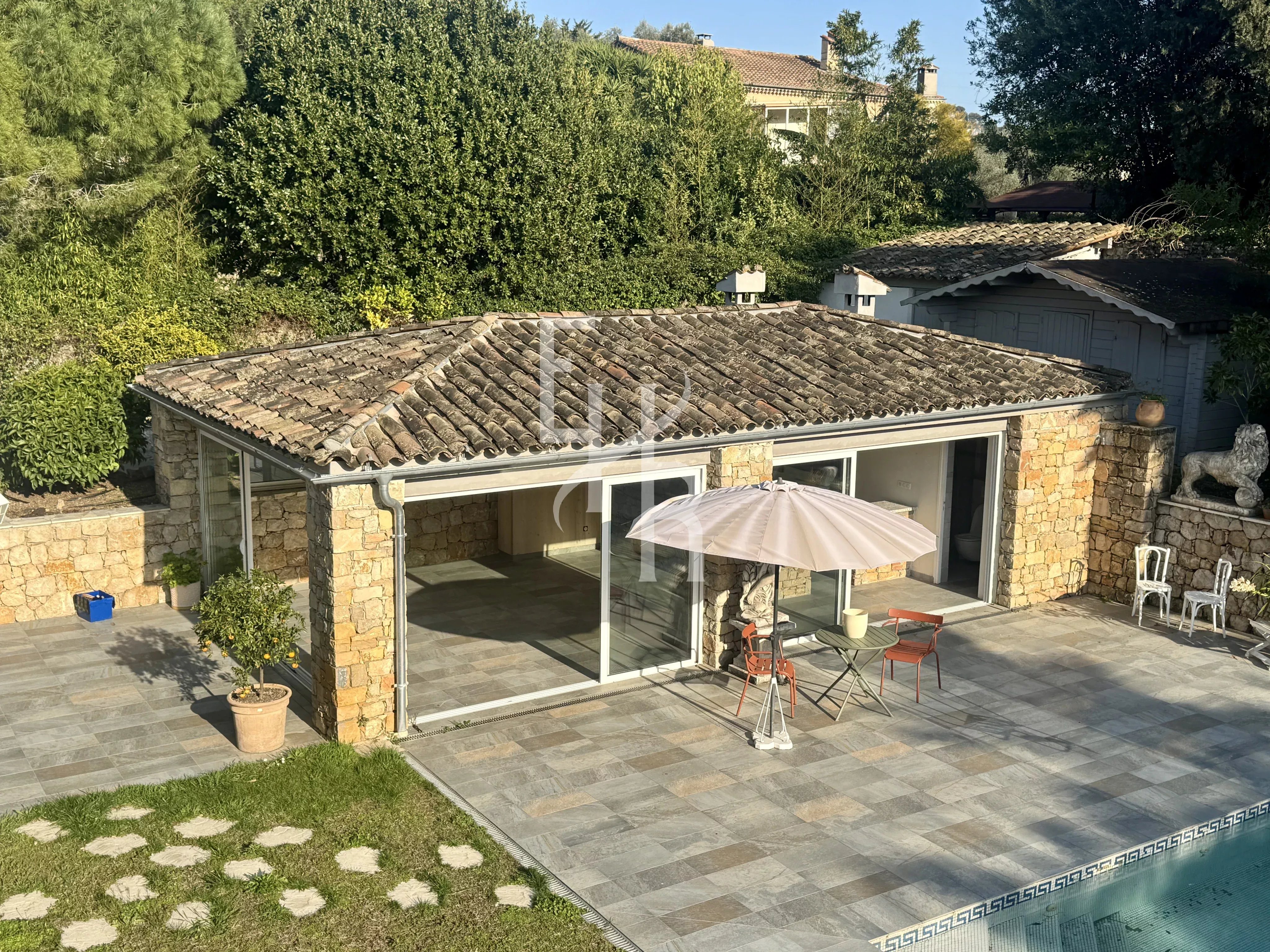 Demeure d’exception au cœur d’un domaine privé à Mougins