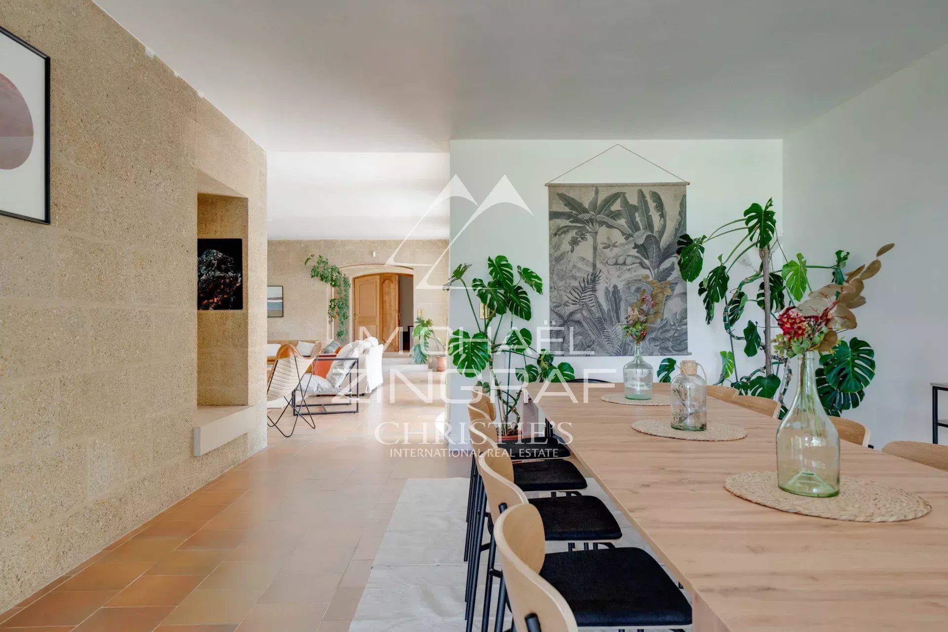 6 Bedroom Villa/Townhouse's Image 5