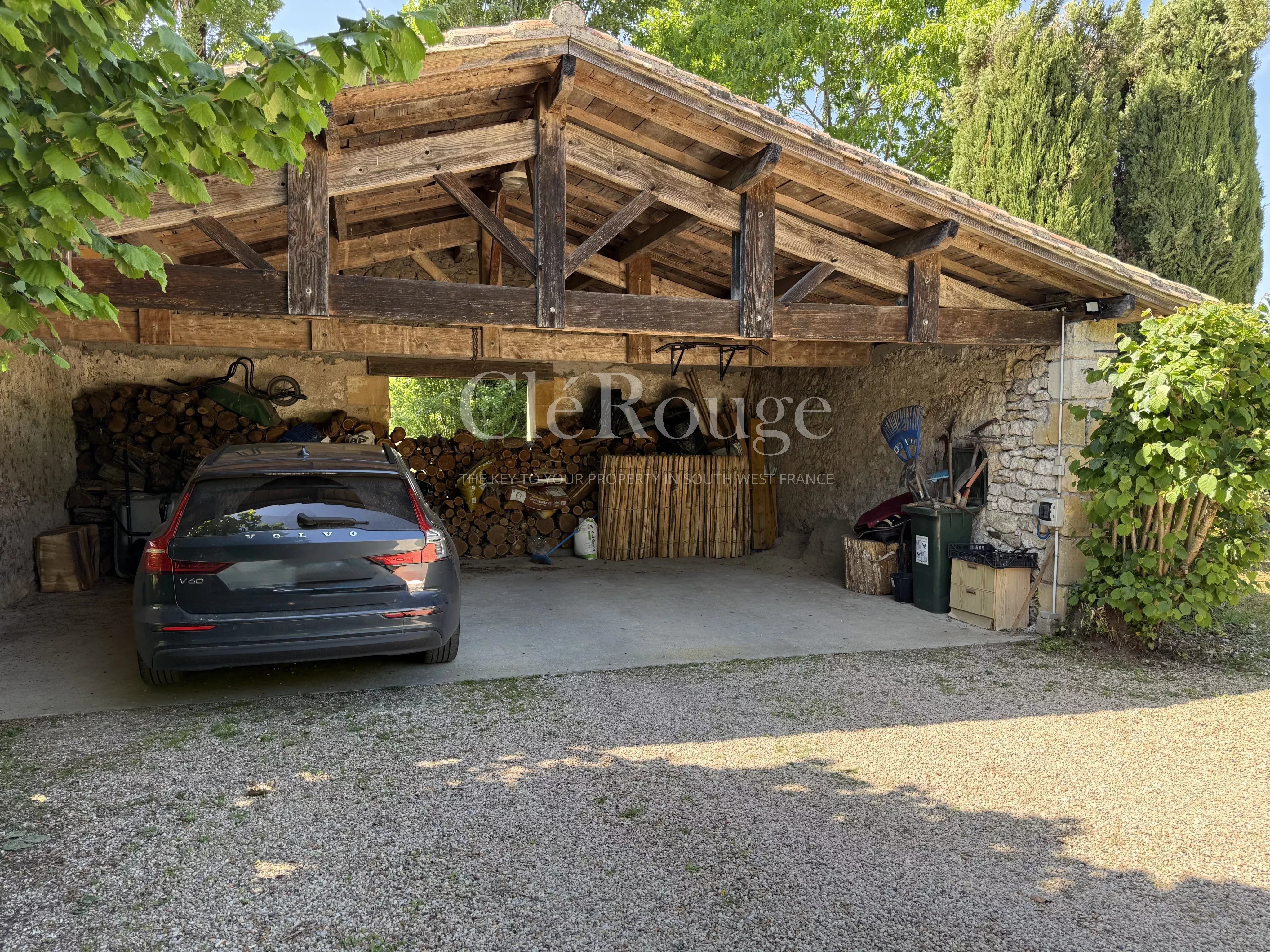 Close to Sainte-Foy-la-Grande – Stunning riverside property on the Dordogne