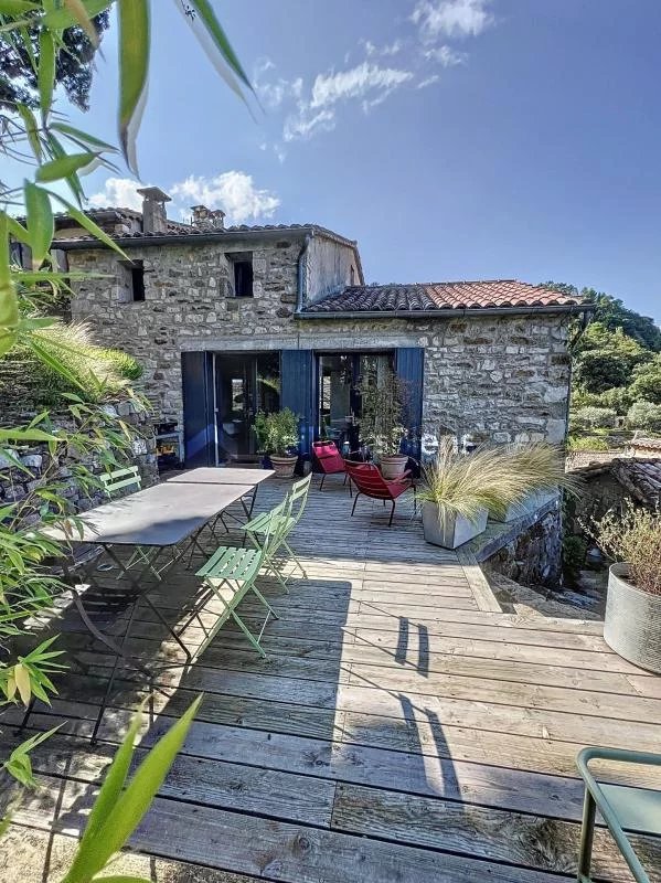 Maison en Pierres avec Vue - Style et Charme