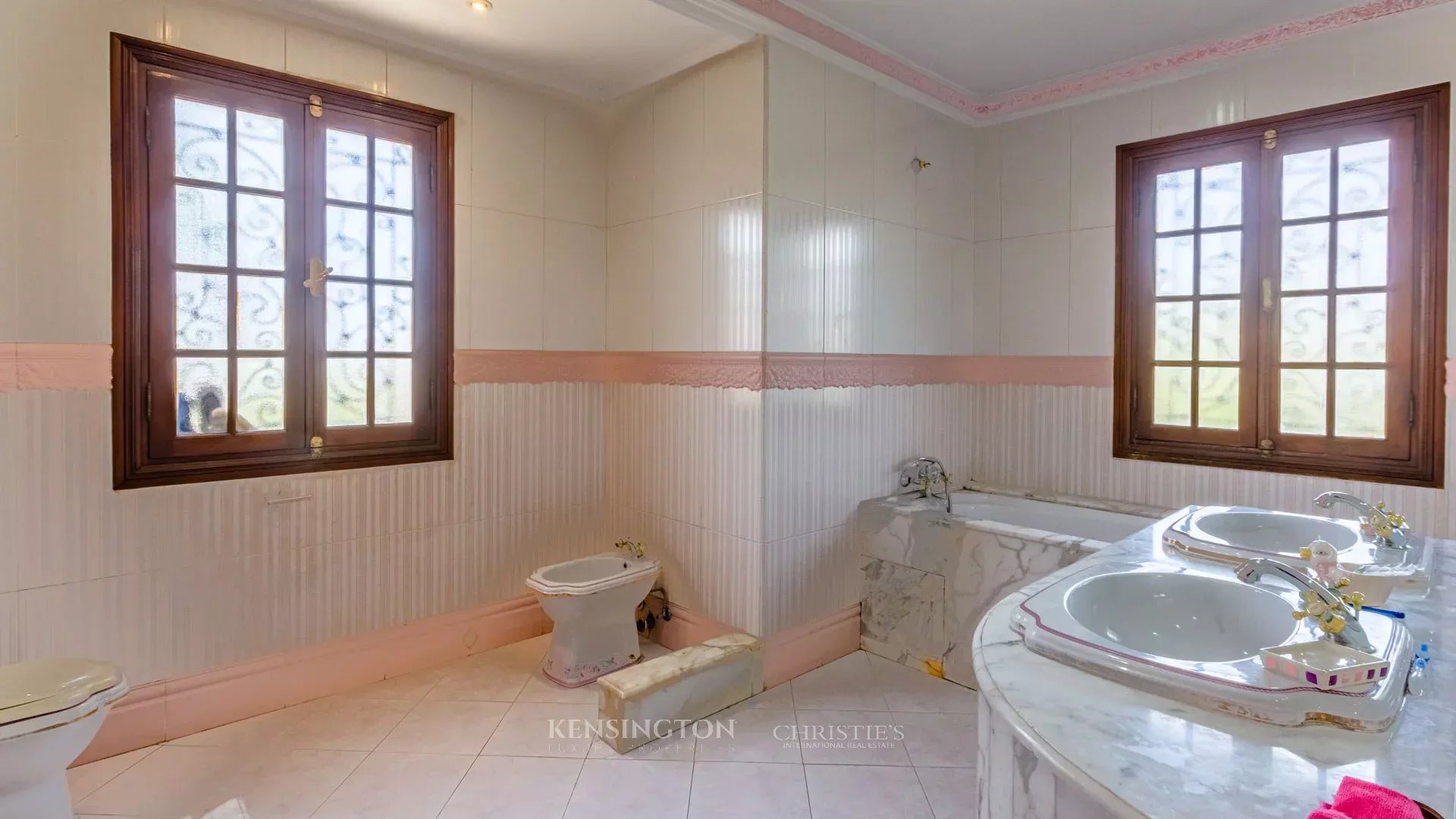 4 Bedroom Villa/Townhouse's Image 25