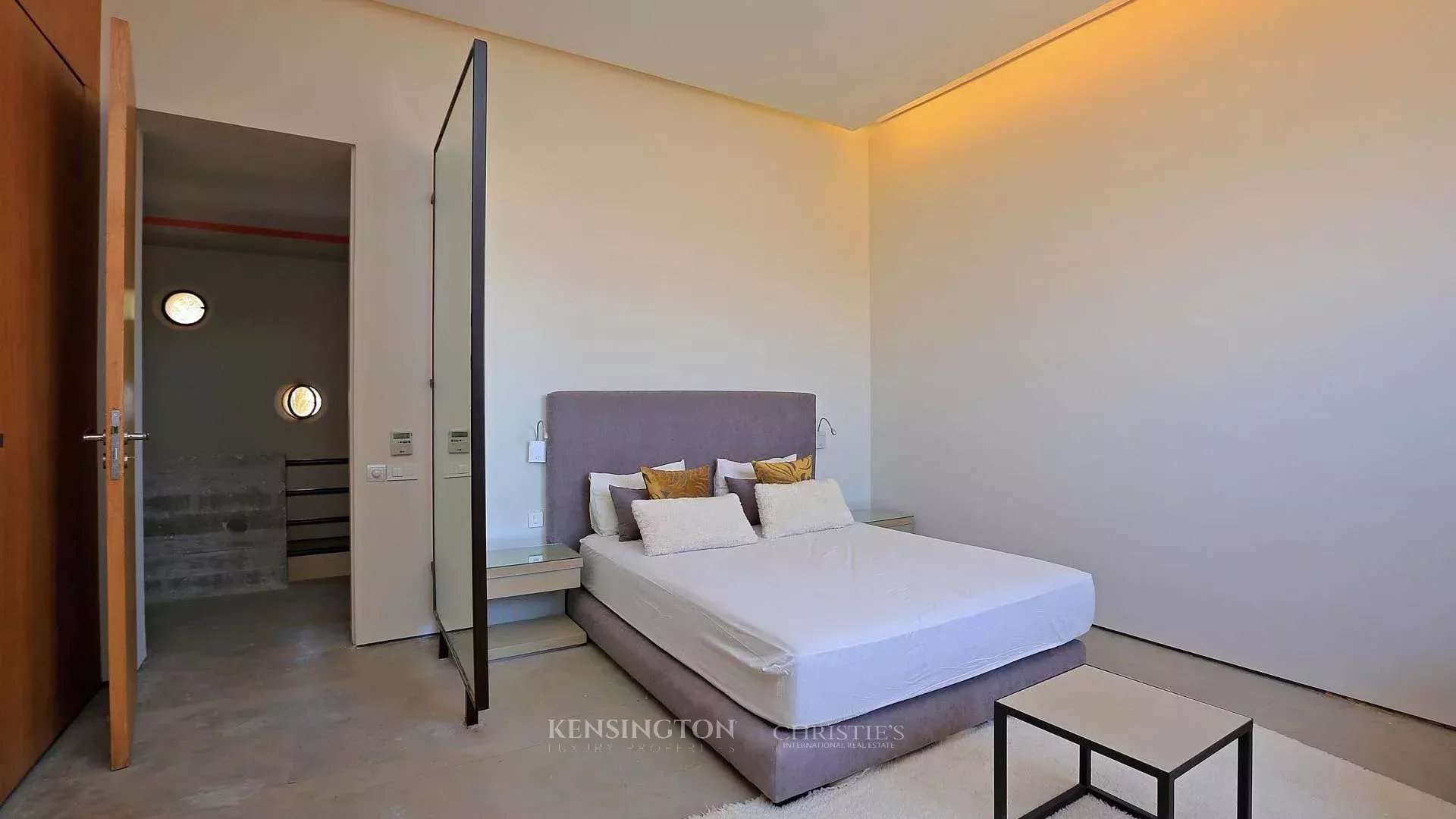 6 Bedroom Villa/Townhouse's Image 34