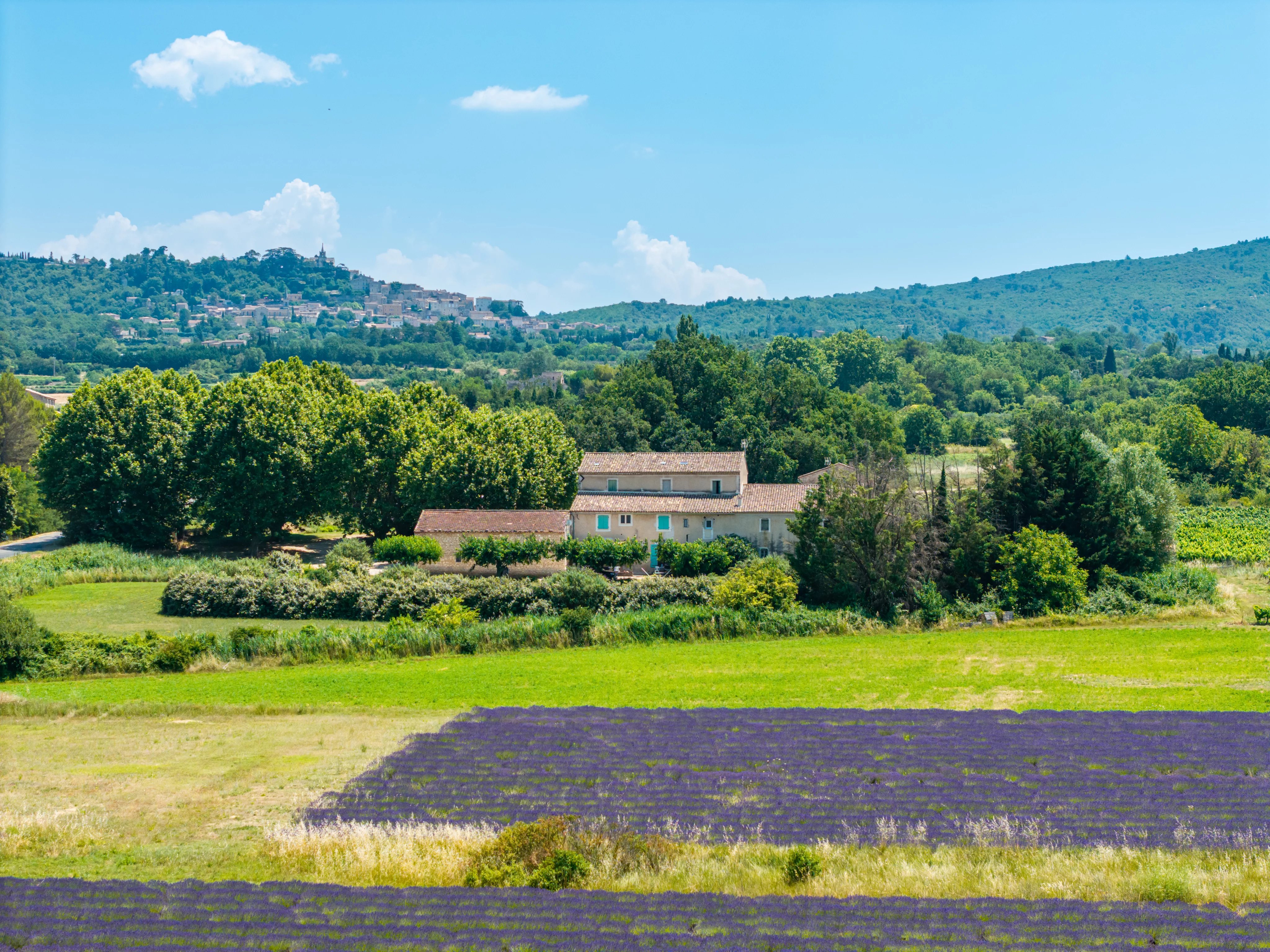 Exceptional farmhouse for sale in Bonnieux with panoramic views of the Luberon