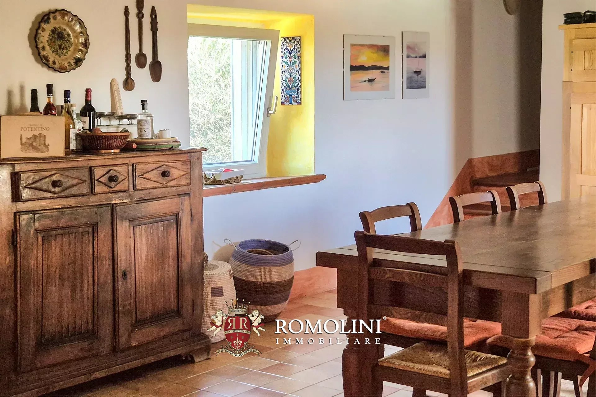 RUSTIC FARMHOUSE WITH POOL FOR SALE IN MOUNT AMIATA, MAREMMA