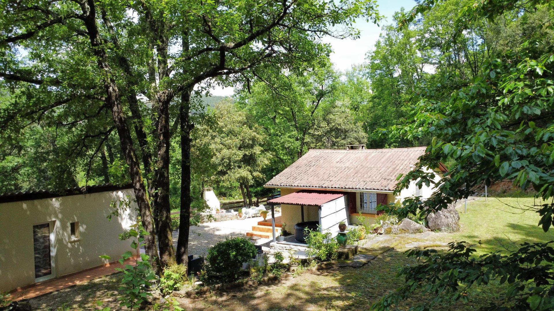 Mazet sans vis à vis au cœur des Cévennes - permis d'agrandir