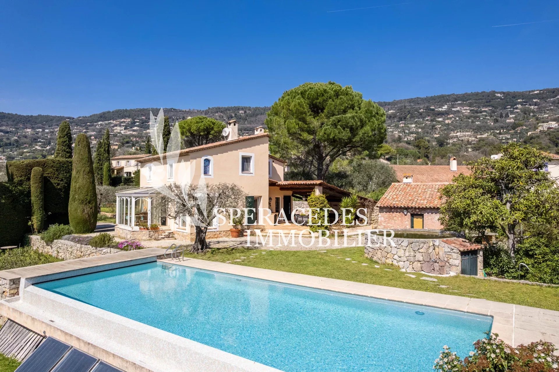 Peymeinade - Beautiful property with outbuilding