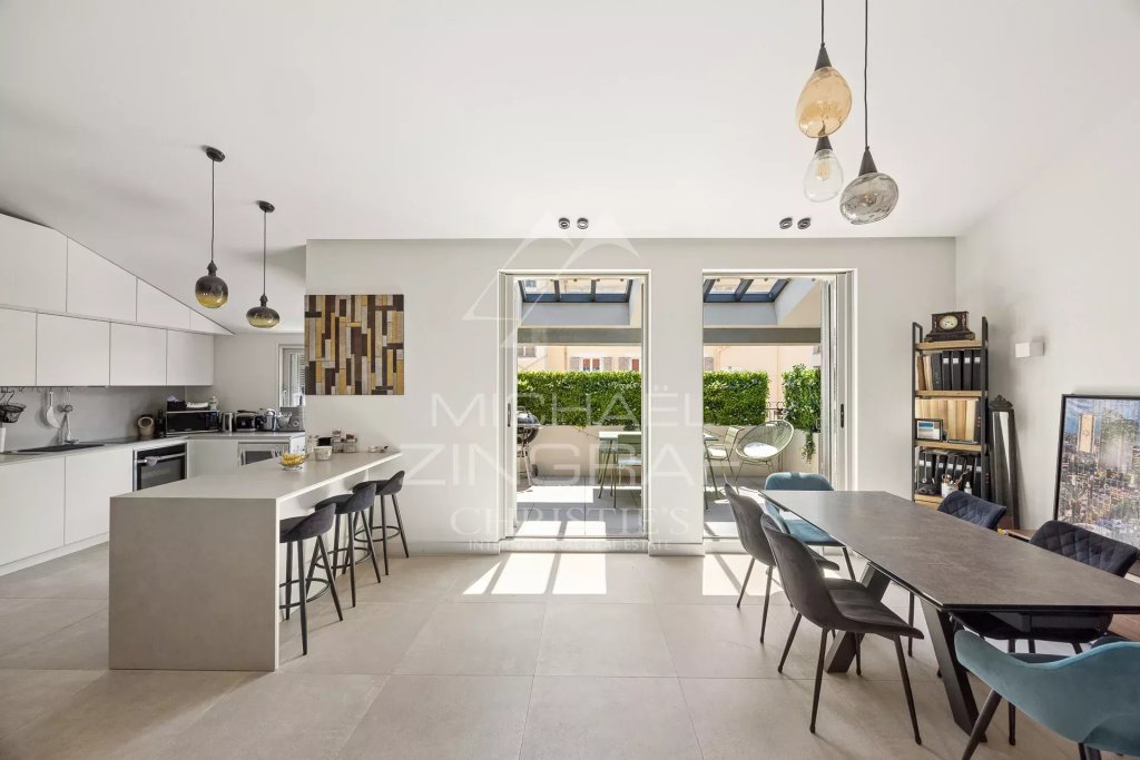 Apartment for sale in Nice — NICE City Center – Modern duplex apartment in a bourgeois building with a large terrace