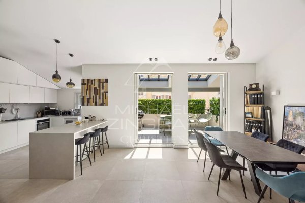 NICE City Center – Modern duplex apartment in a bourgeois building with a large terrace — photo 1