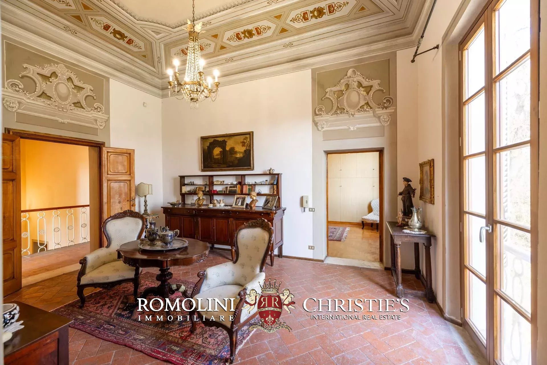6 Bedroom Villa/Townhouse's Image 33
