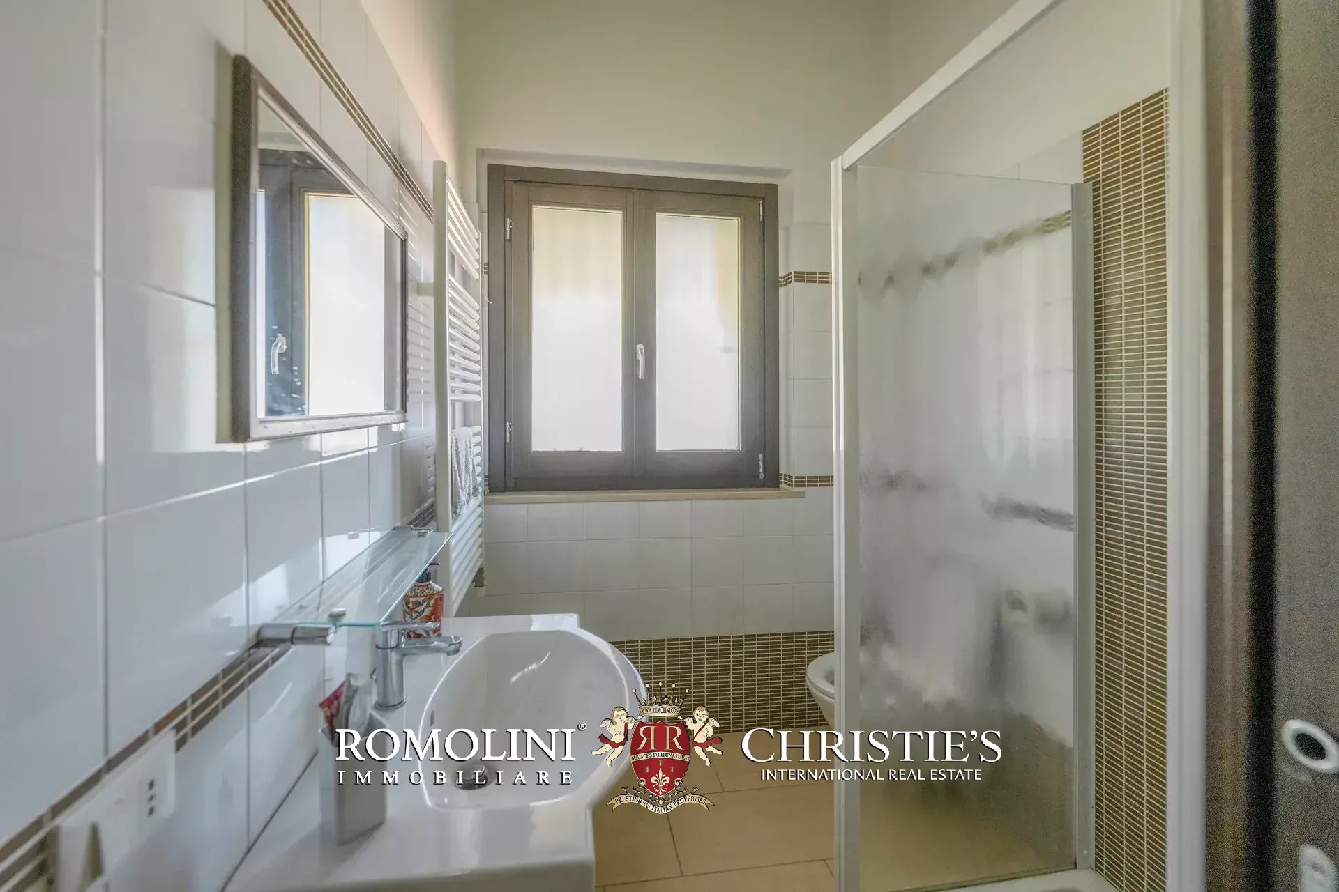 5 Bedroom Vineyard's Image 44