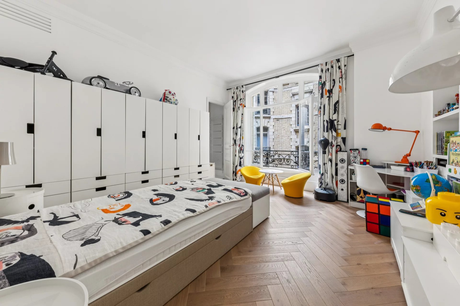 Sale Apartment Paris 16th