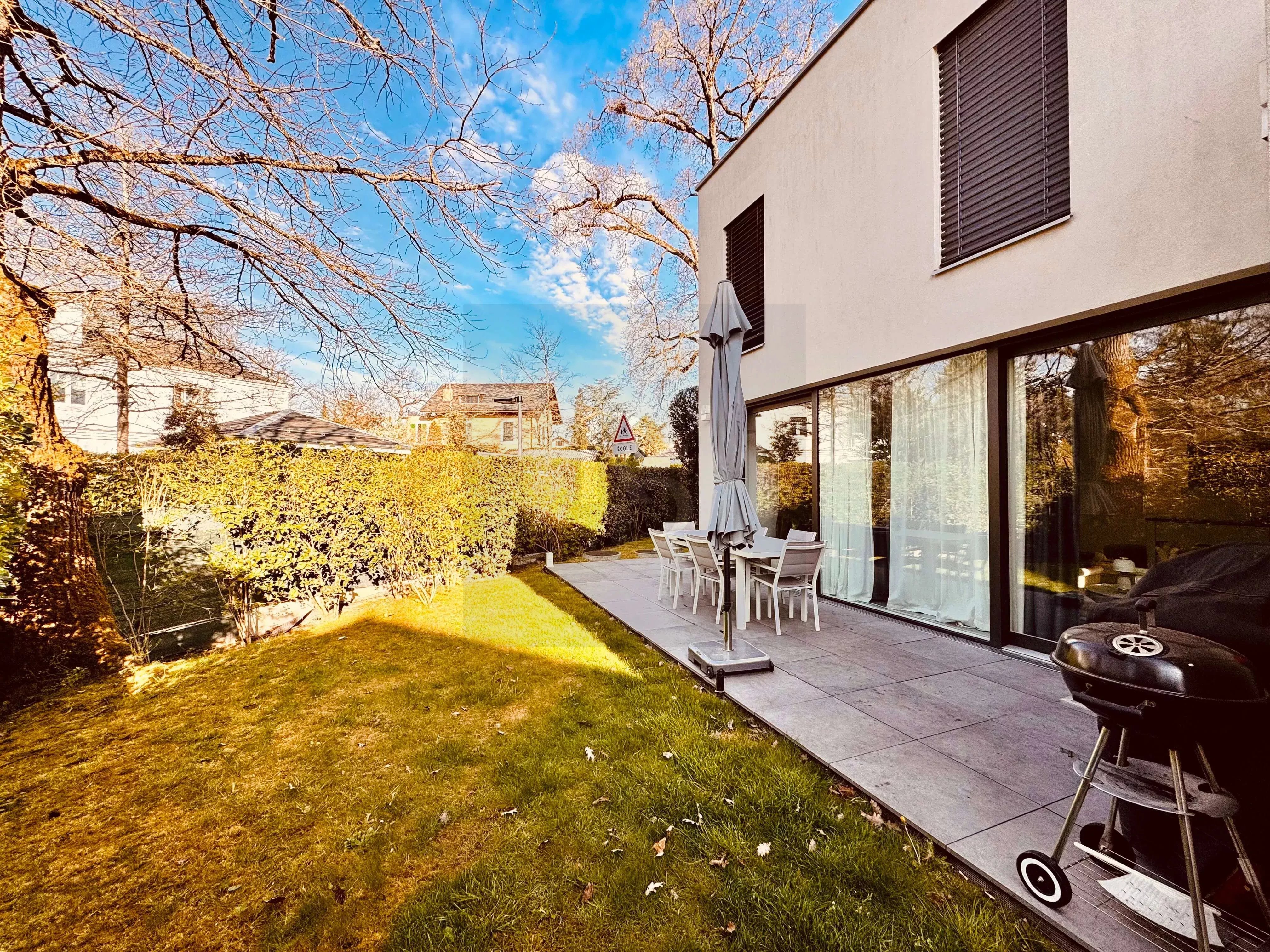 Modern 4-Bedroom House with Garden in Chêne-Bougeries — photo 1