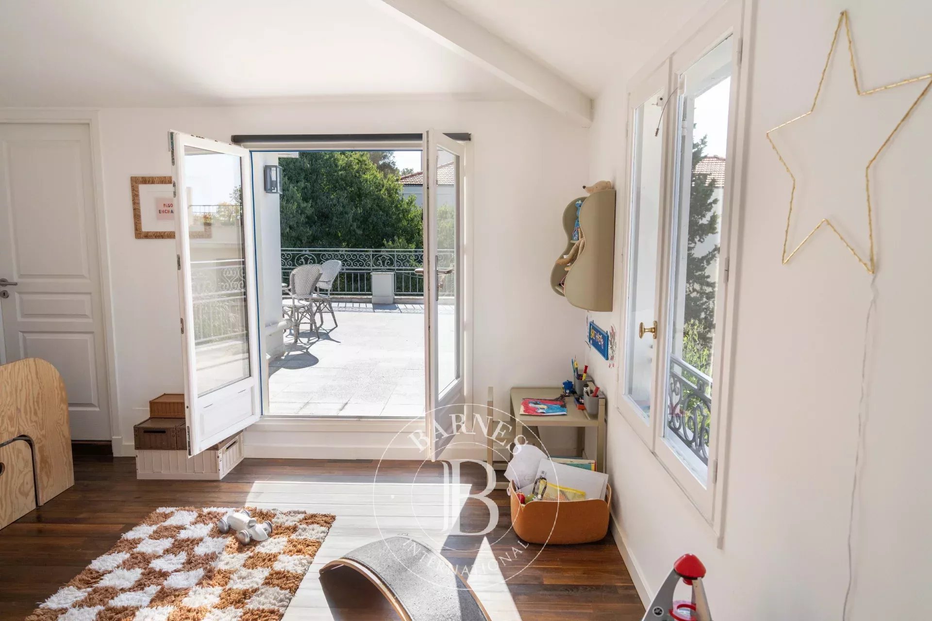 Ev Nice - picture 12