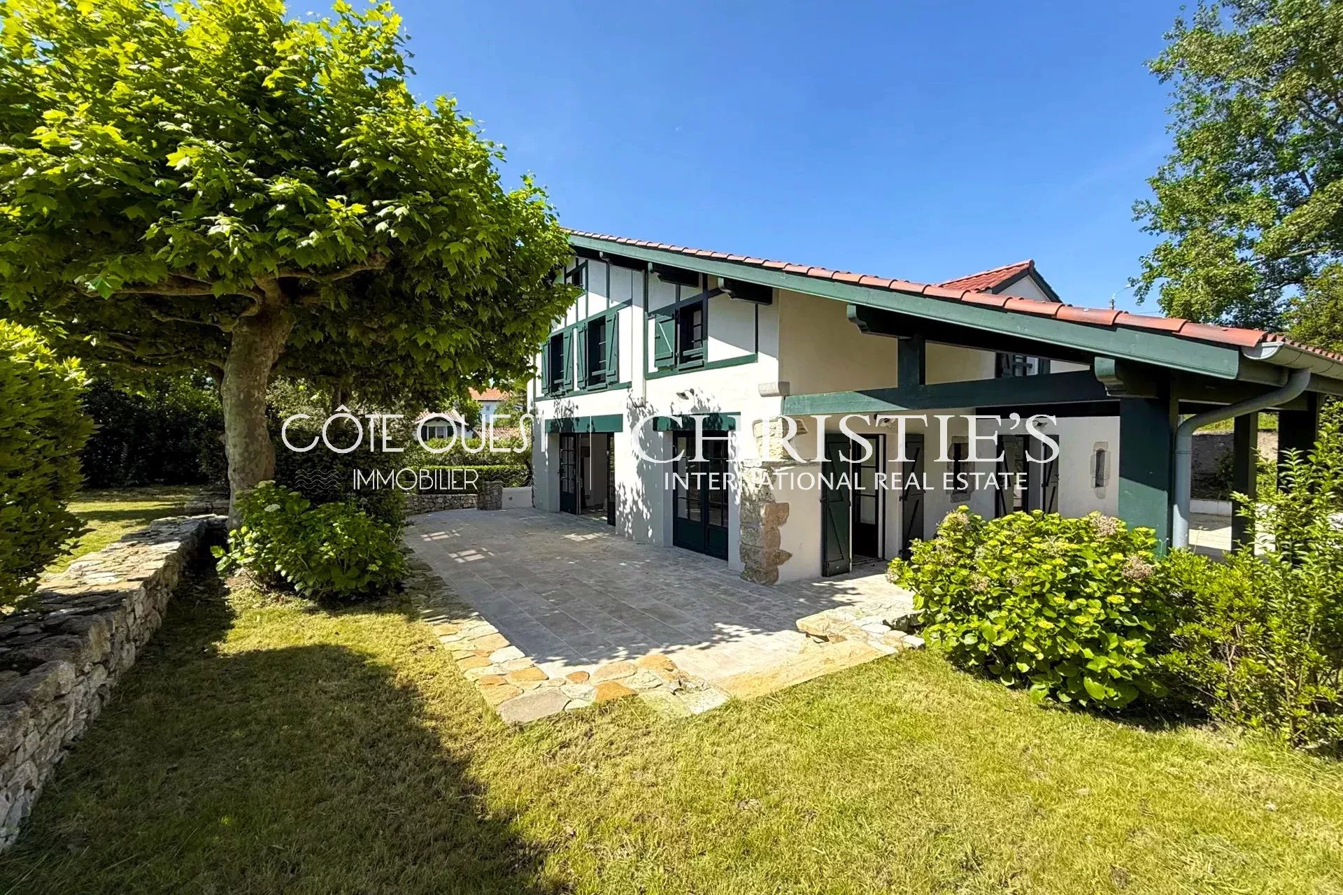 For sale Bidart - A 18th century farmhouse with swimming pool
