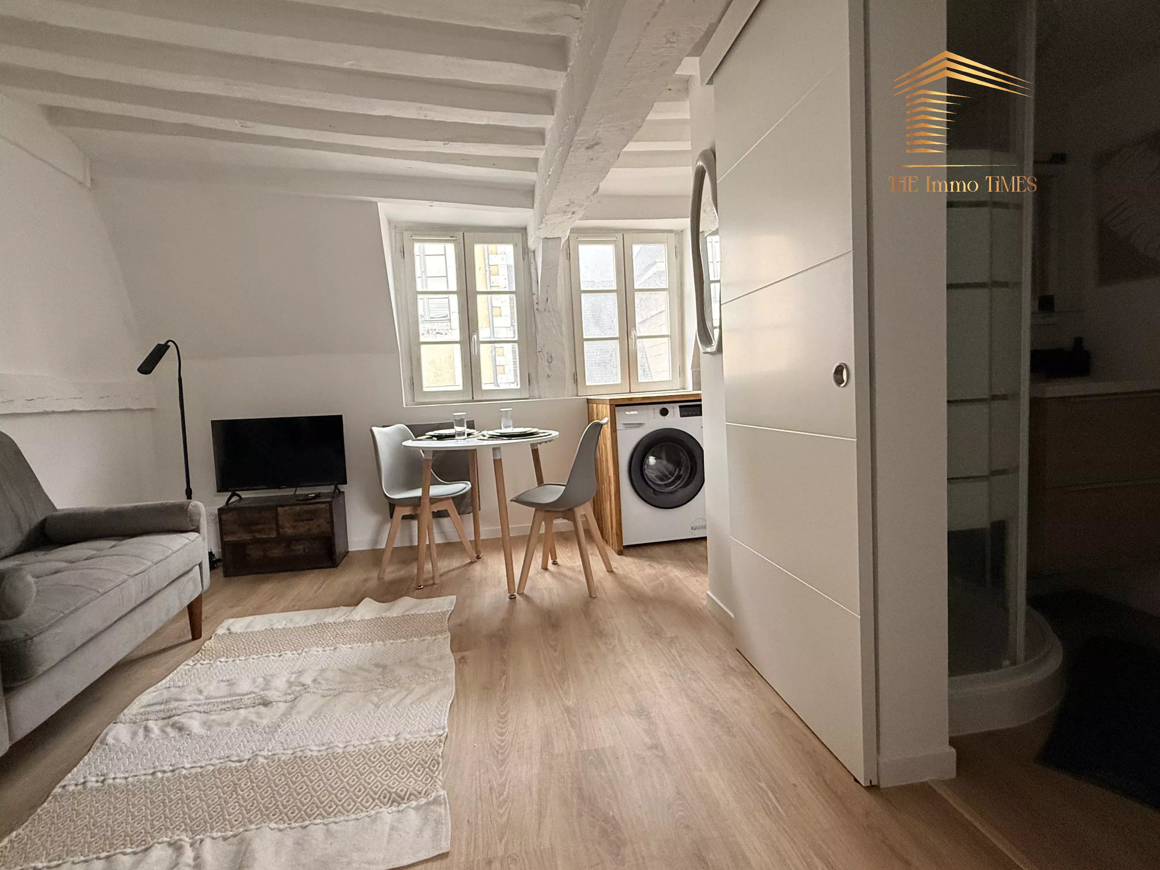 🏡 À VENDRE – Un appartement meublé – Hyper centre rive droite. - Photo 3