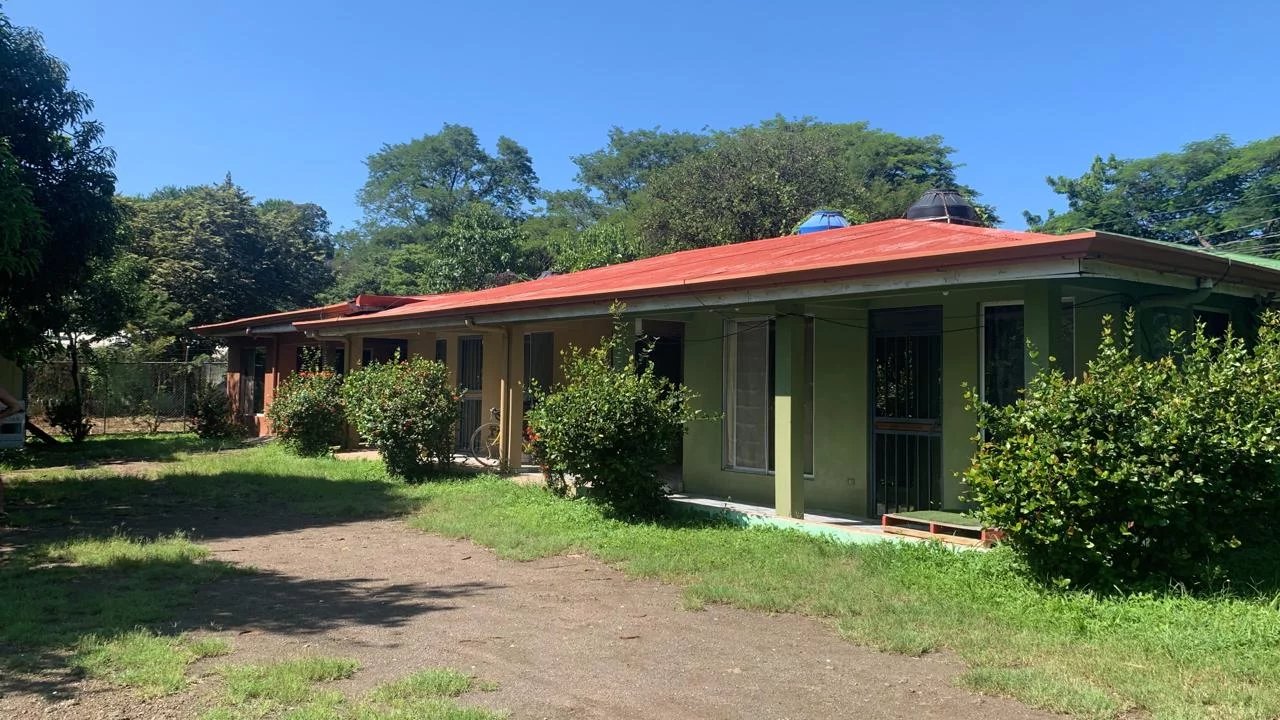 Ensemble de 3 Maisons à Louer à Quelques Minutes de Tamarindo