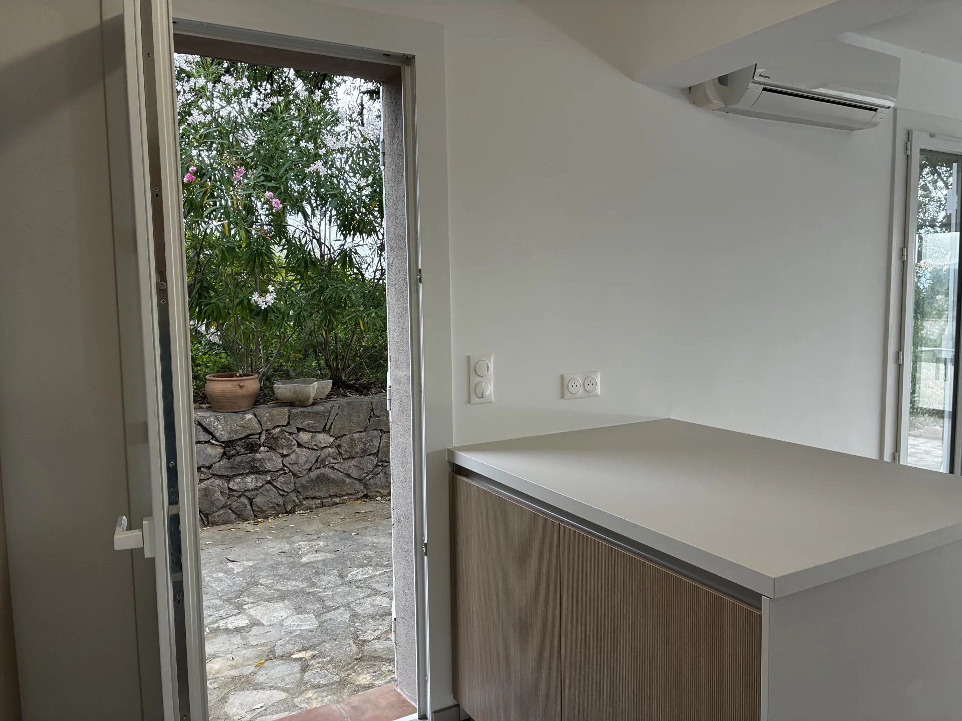 Wonderful property 3 beds pool views COTIGNAC