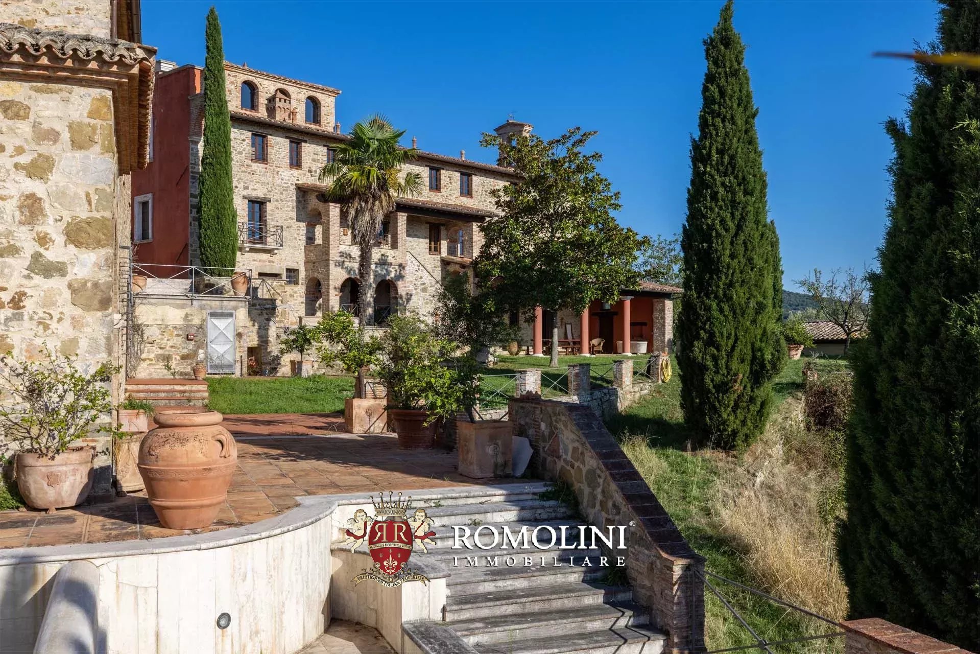 10 Bedroom Villa/Townhouse's Image 26